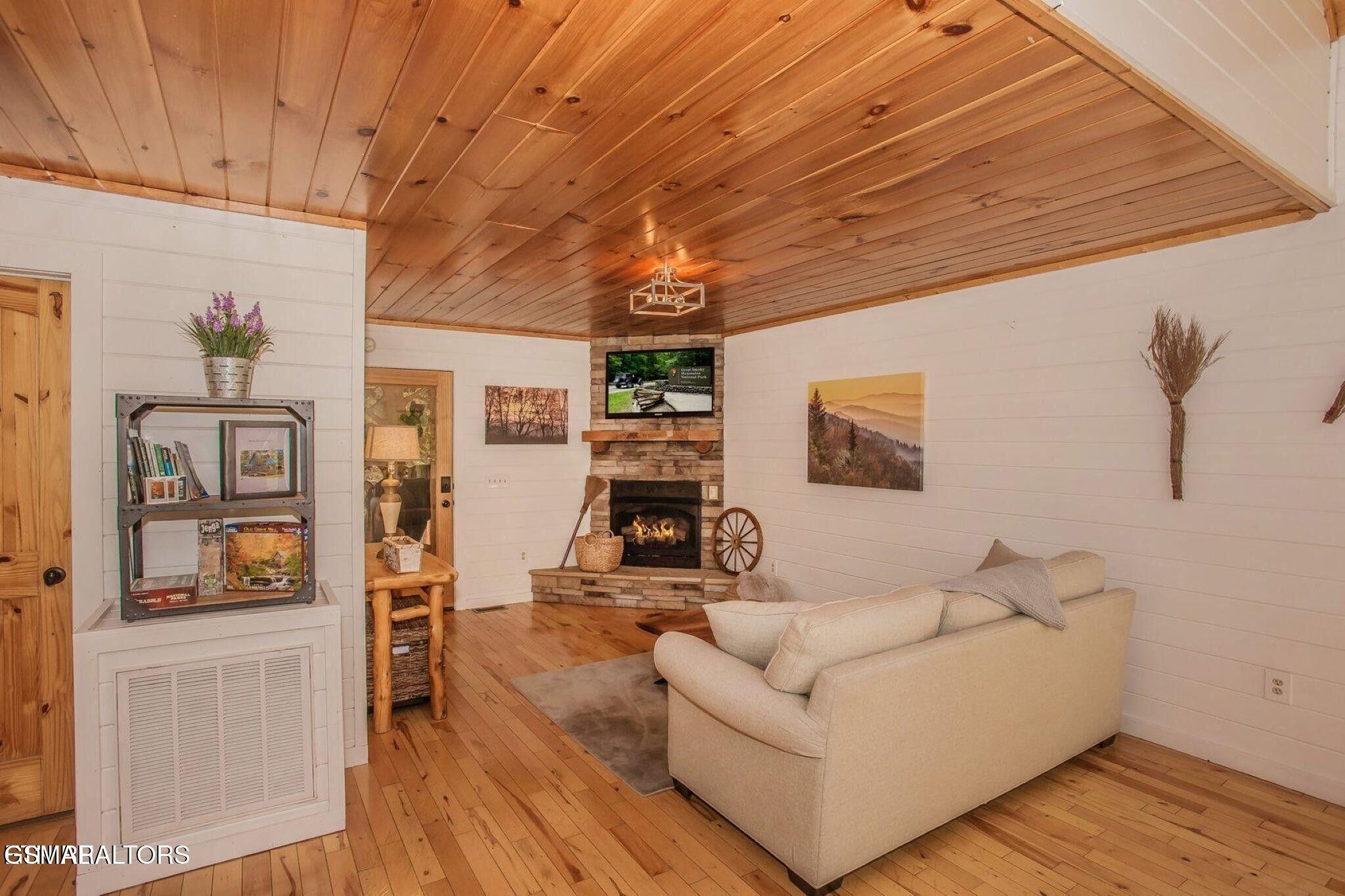 410 Buena Vista Drive Sevierville TN 37876