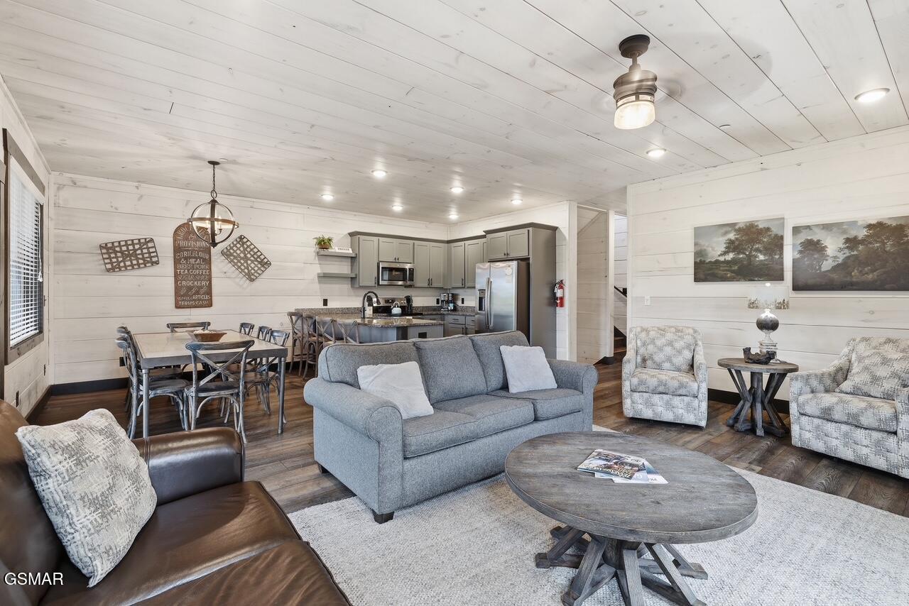 3032 Ridgetop Resort Way Pigeon Forge TN 37863