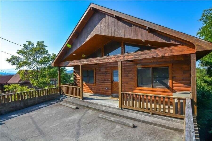 2044 Oakmont Drive Sevierville TN 37876