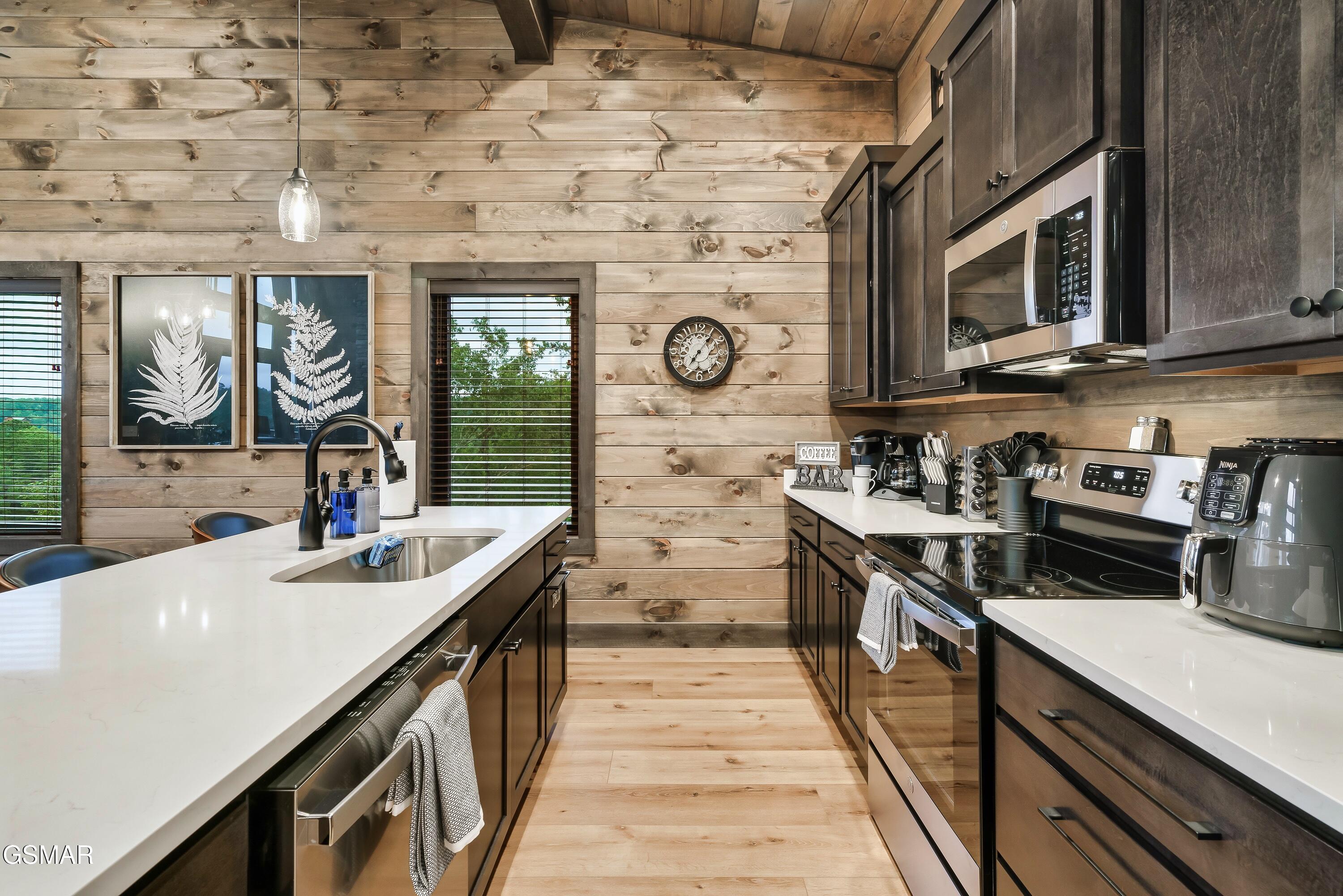 2420 Cove Mtn Lane Sevierville TN 37862