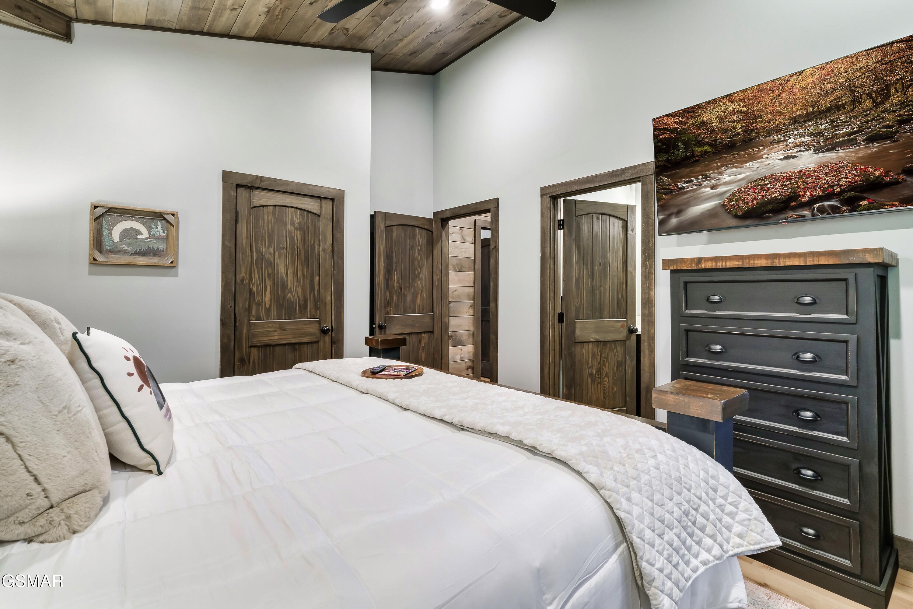 2420 Cove Mtn Lane Sevierville TN 37862