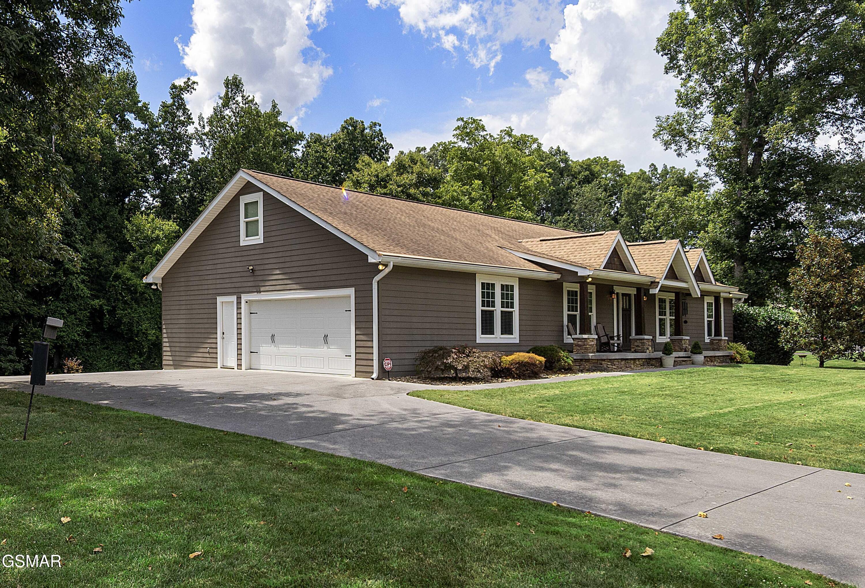 909 Claw Lane Kodak TN 37764