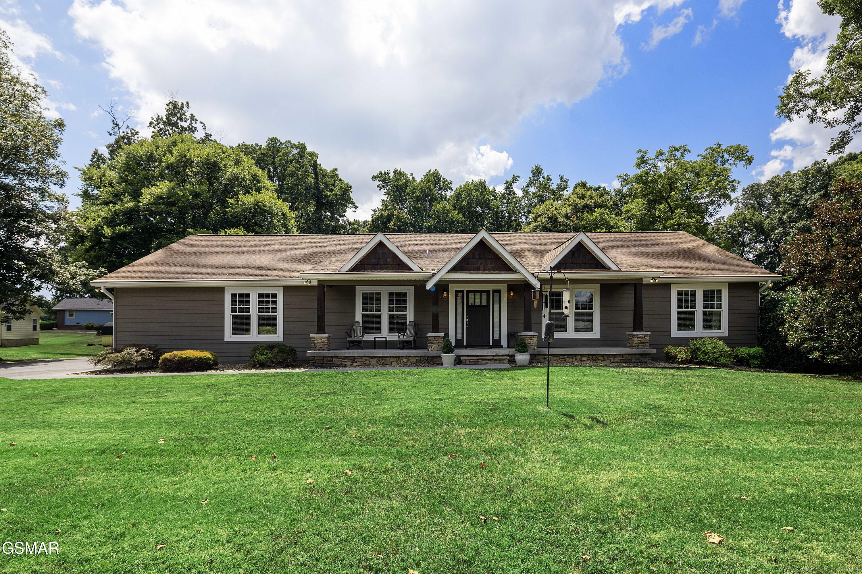 909 Claw Lane Kodak TN 37764