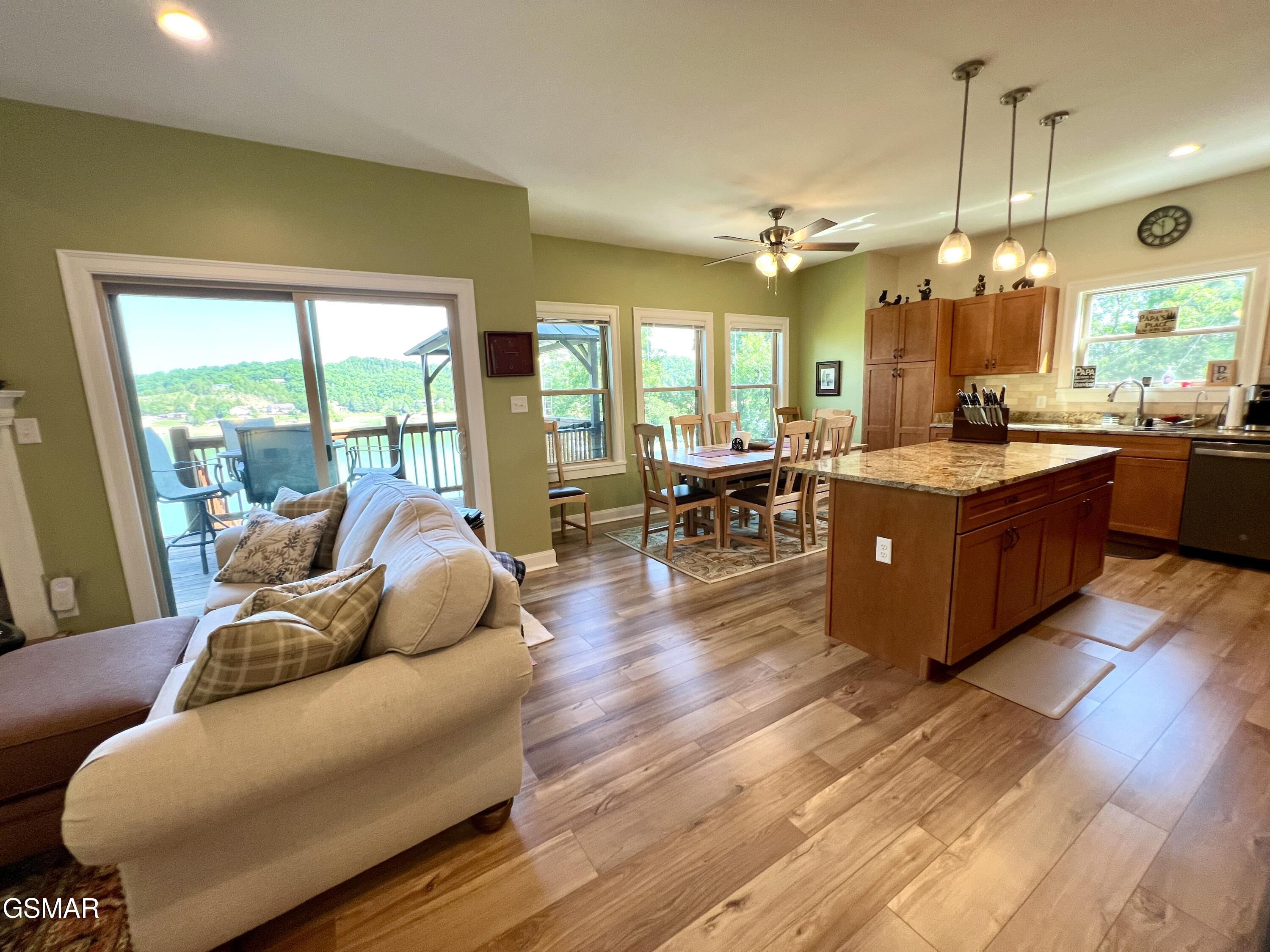 706 Fairgarden Circle Sevierville TN 37876