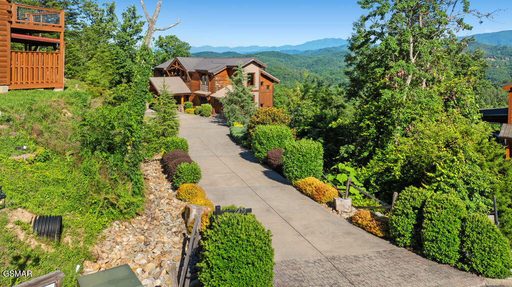 2470 Hackberry Drive Sevierville TN 37862
