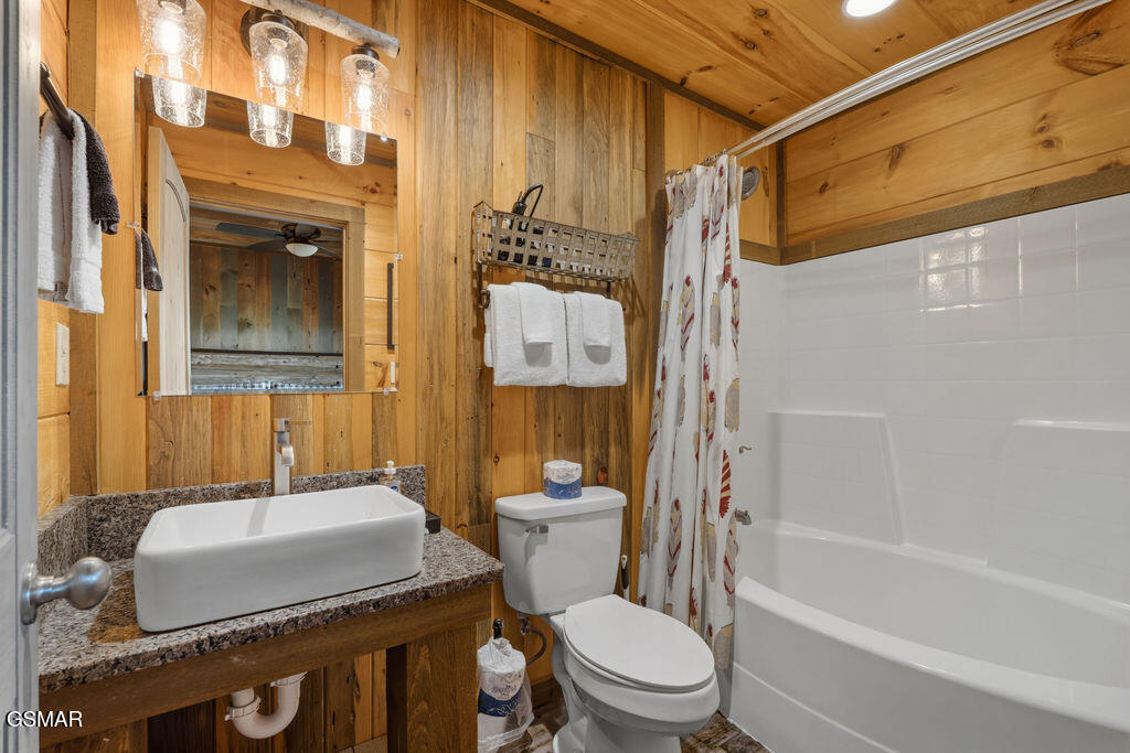 2470 Hackberry Drive Sevierville TN 37862