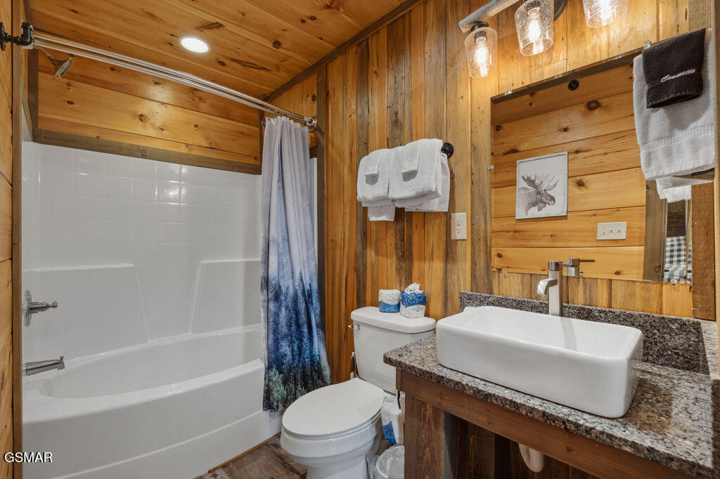 2470 Hackberry Drive Sevierville TN 37862