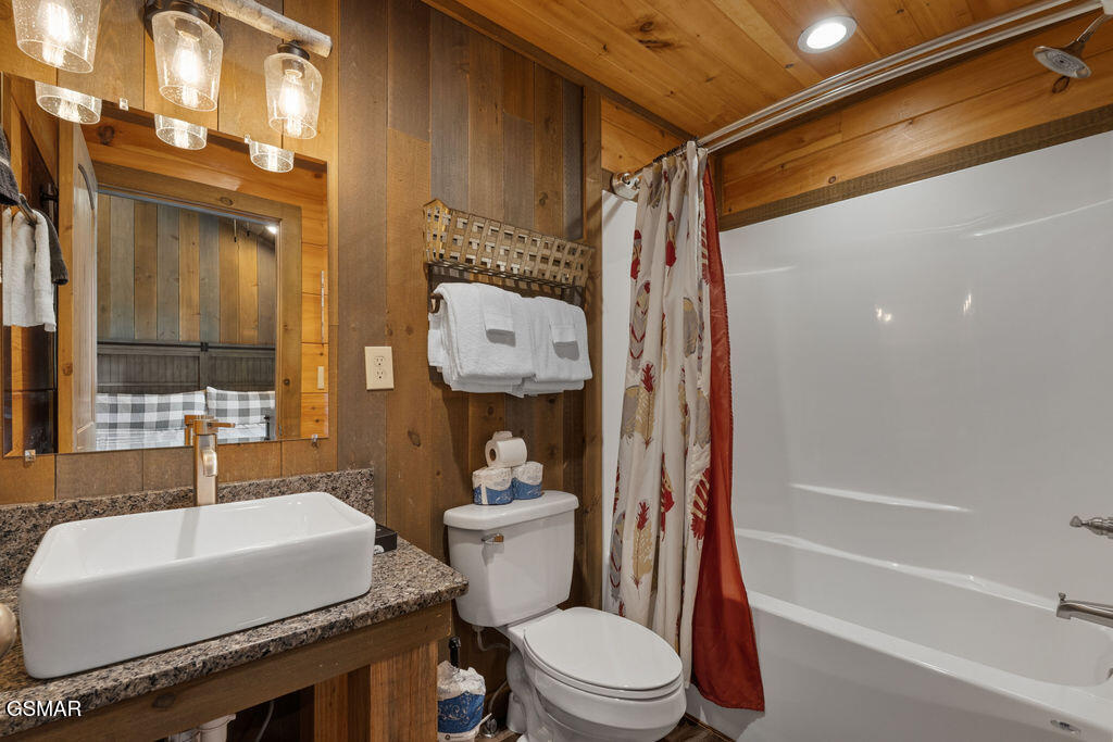 2470 Hackberry Drive Sevierville TN 37862