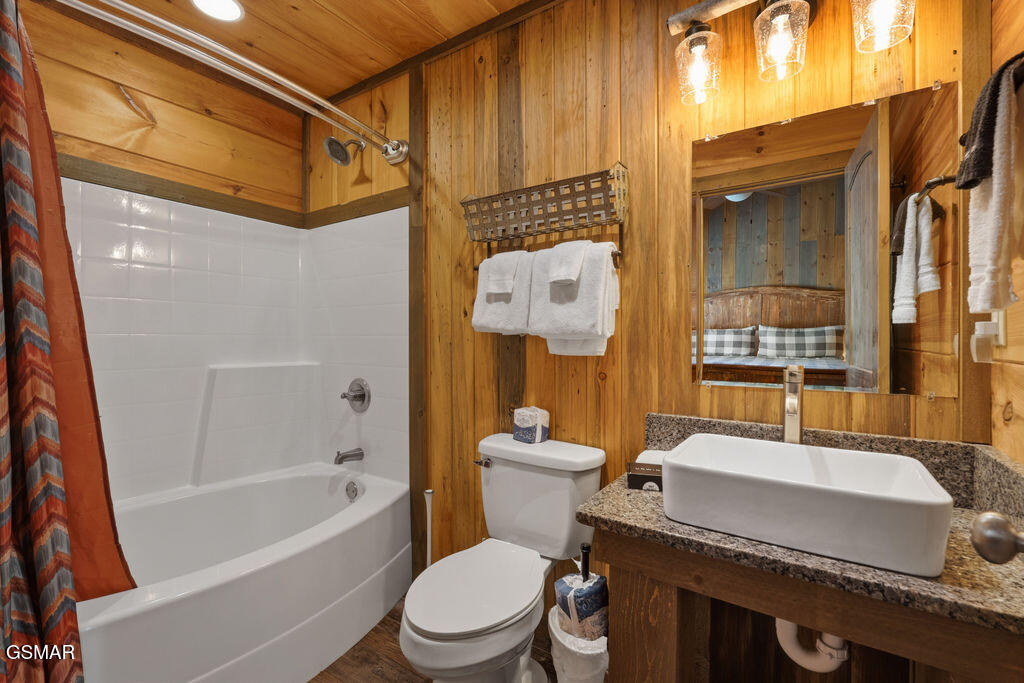 2470 Hackberry Drive Sevierville TN 37862