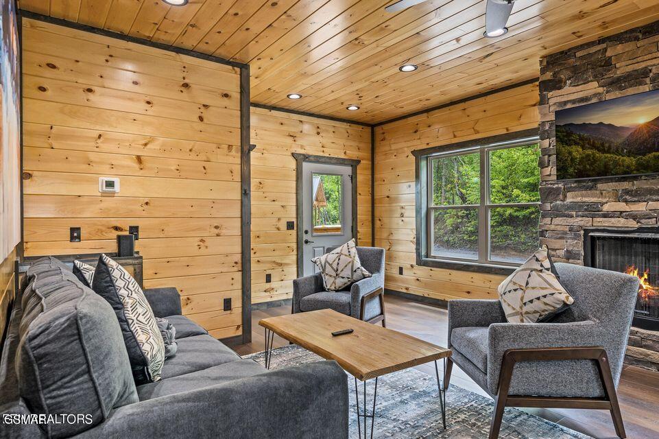 1864 Blue Tick Way Sevierville TN 37876