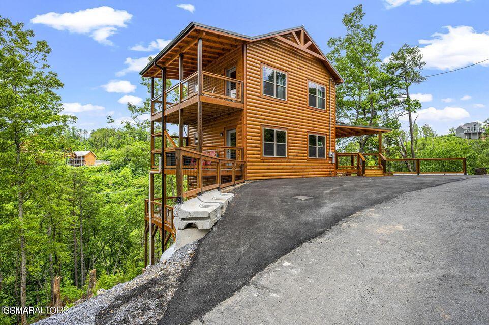 1864 Blue Tick Way Sevierville TN 37876