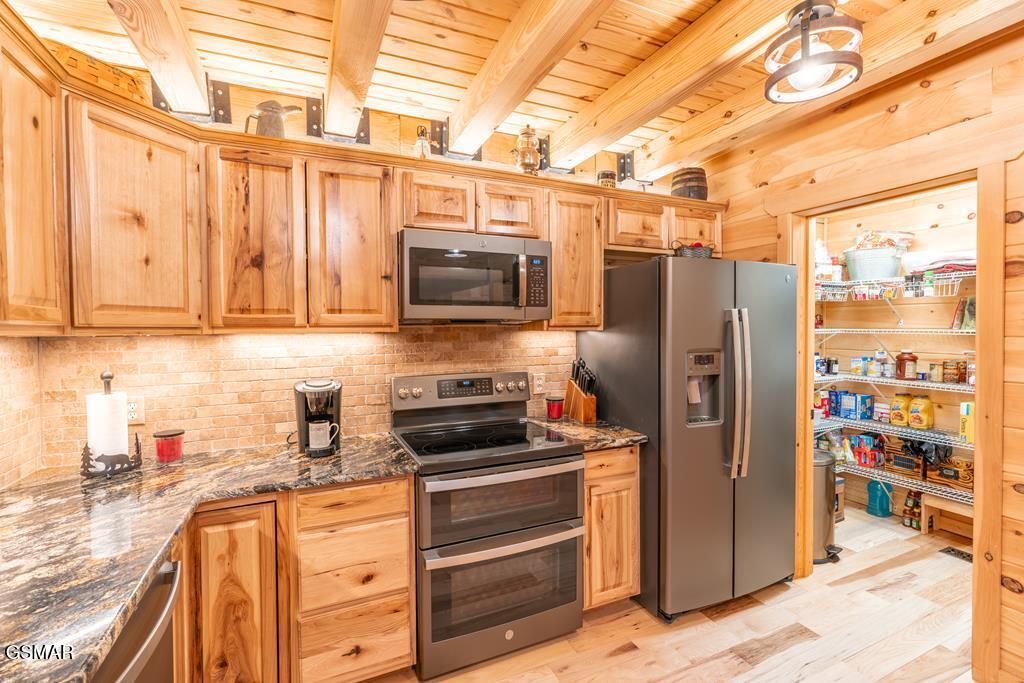 4015 Ravens Den Way Sevierville TN 37862