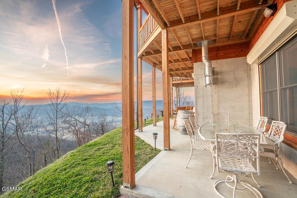 4015 Ravens Den Way Sevierville TN 37862