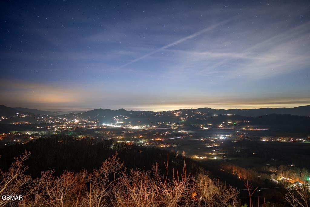 4015 Ravens Den Way Sevierville TN 37862
