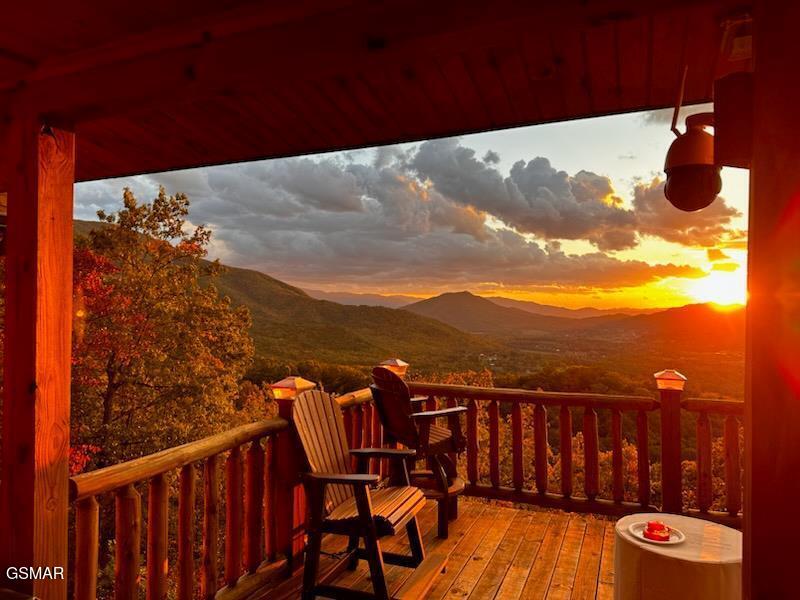 4015 Ravens Den Way Sevierville TN 37862