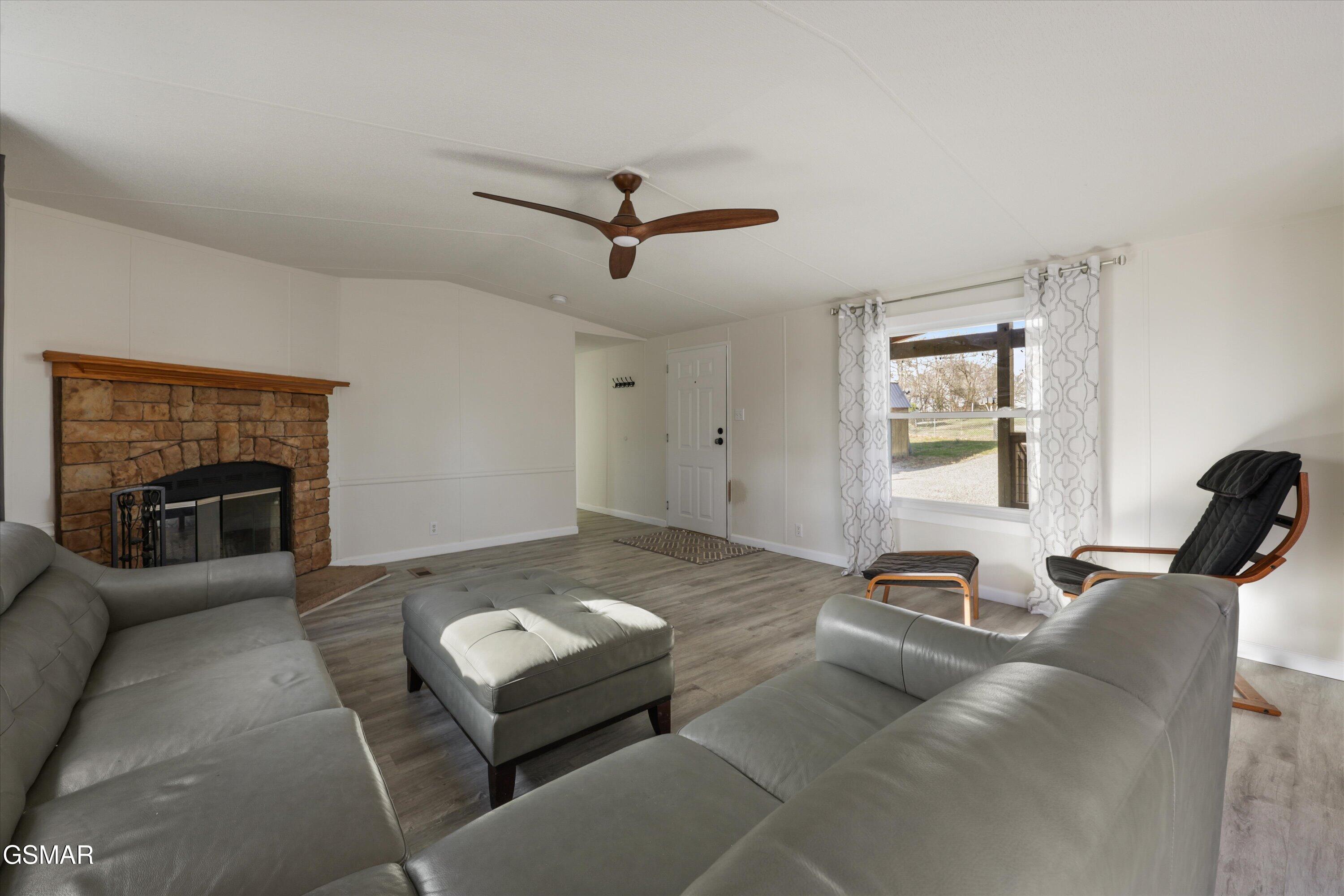 1729 Walnut Hill Lane Sevierville TN 37876