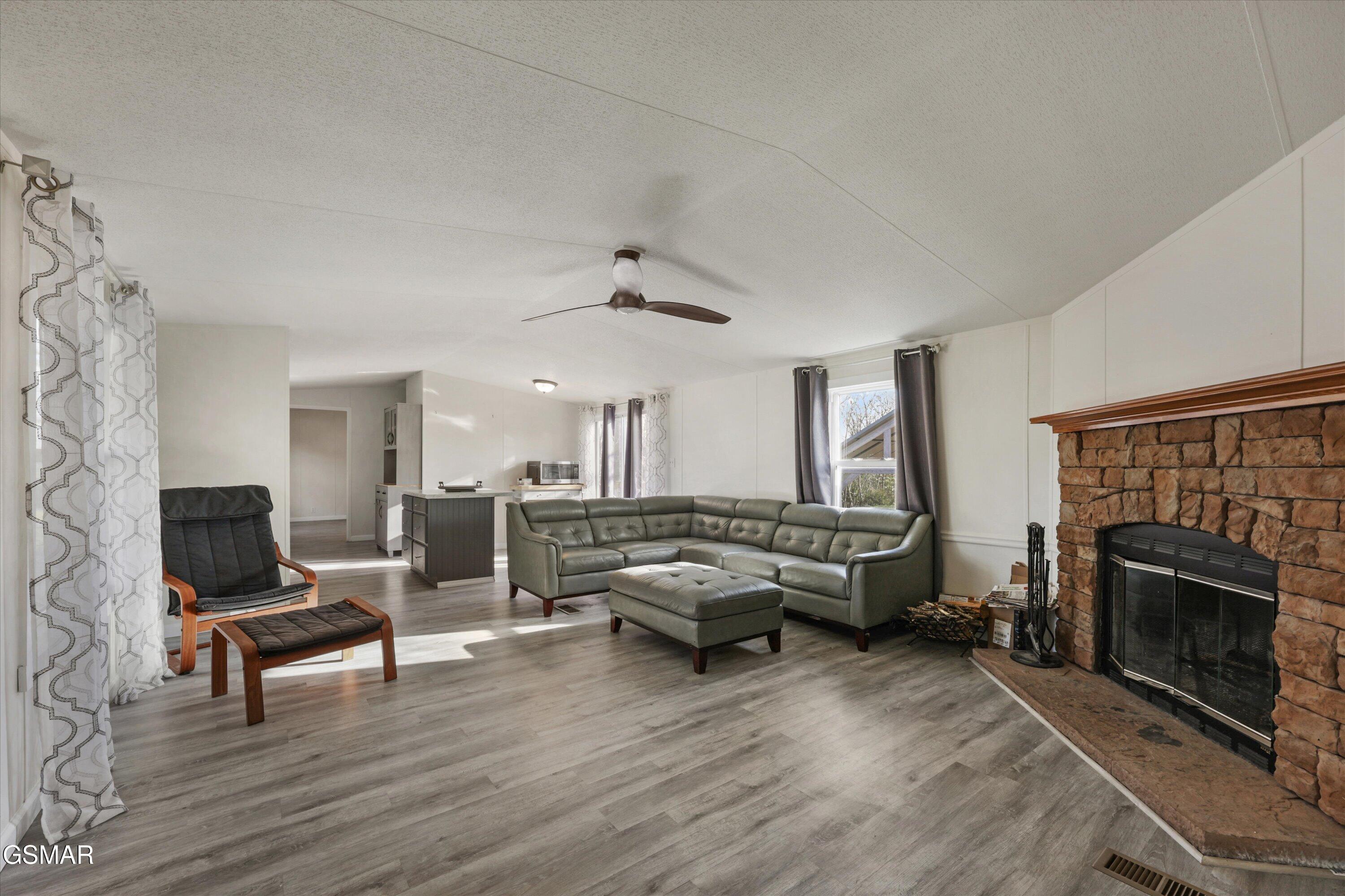 1729 Walnut Hill Lane Sevierville TN 37876