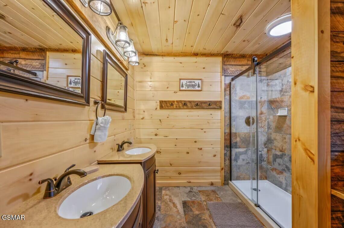 709 Spring Drive Gatlinburg TN 37738