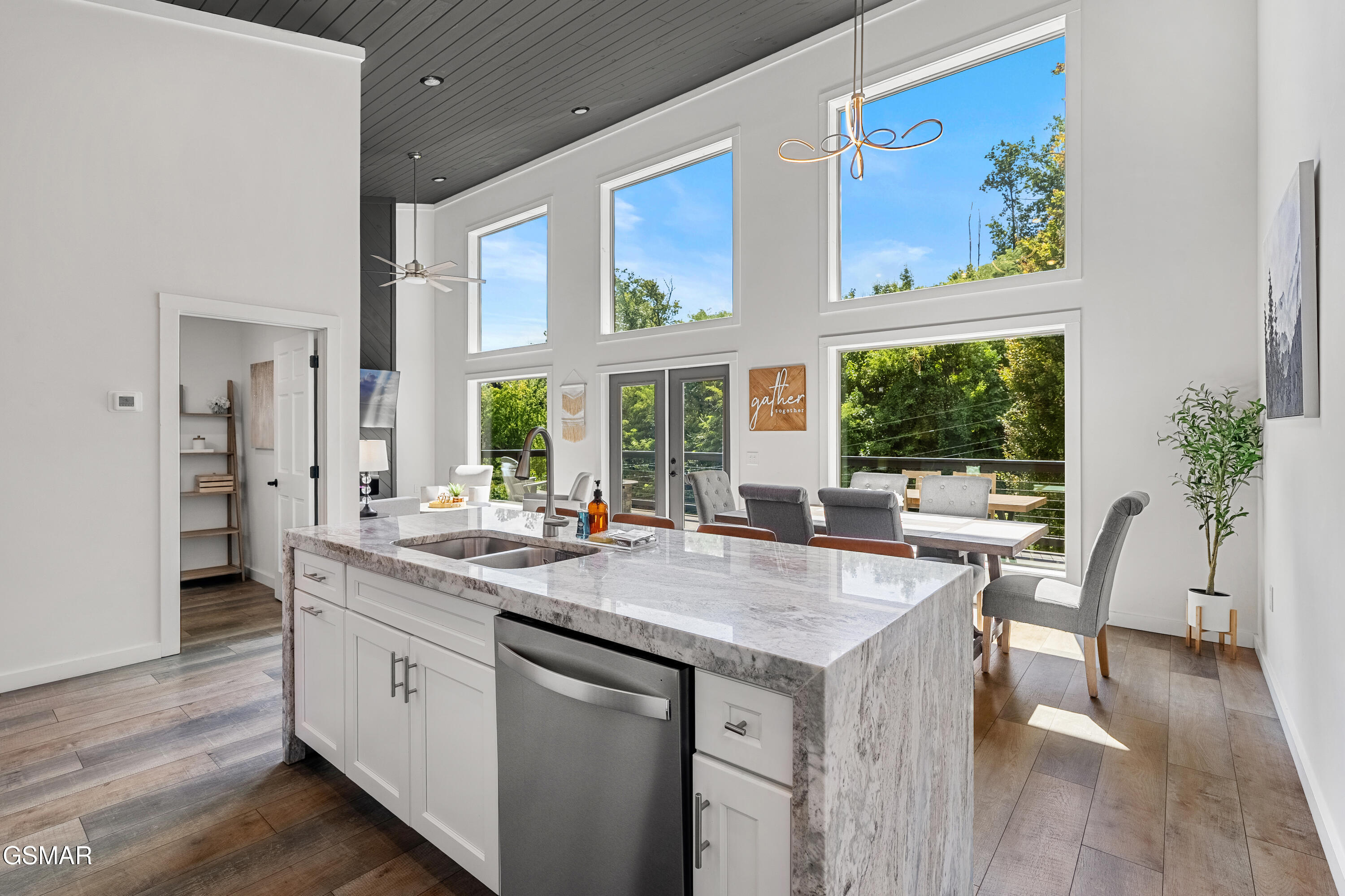 612 Sunset Lane Gatlinburg TN 37738