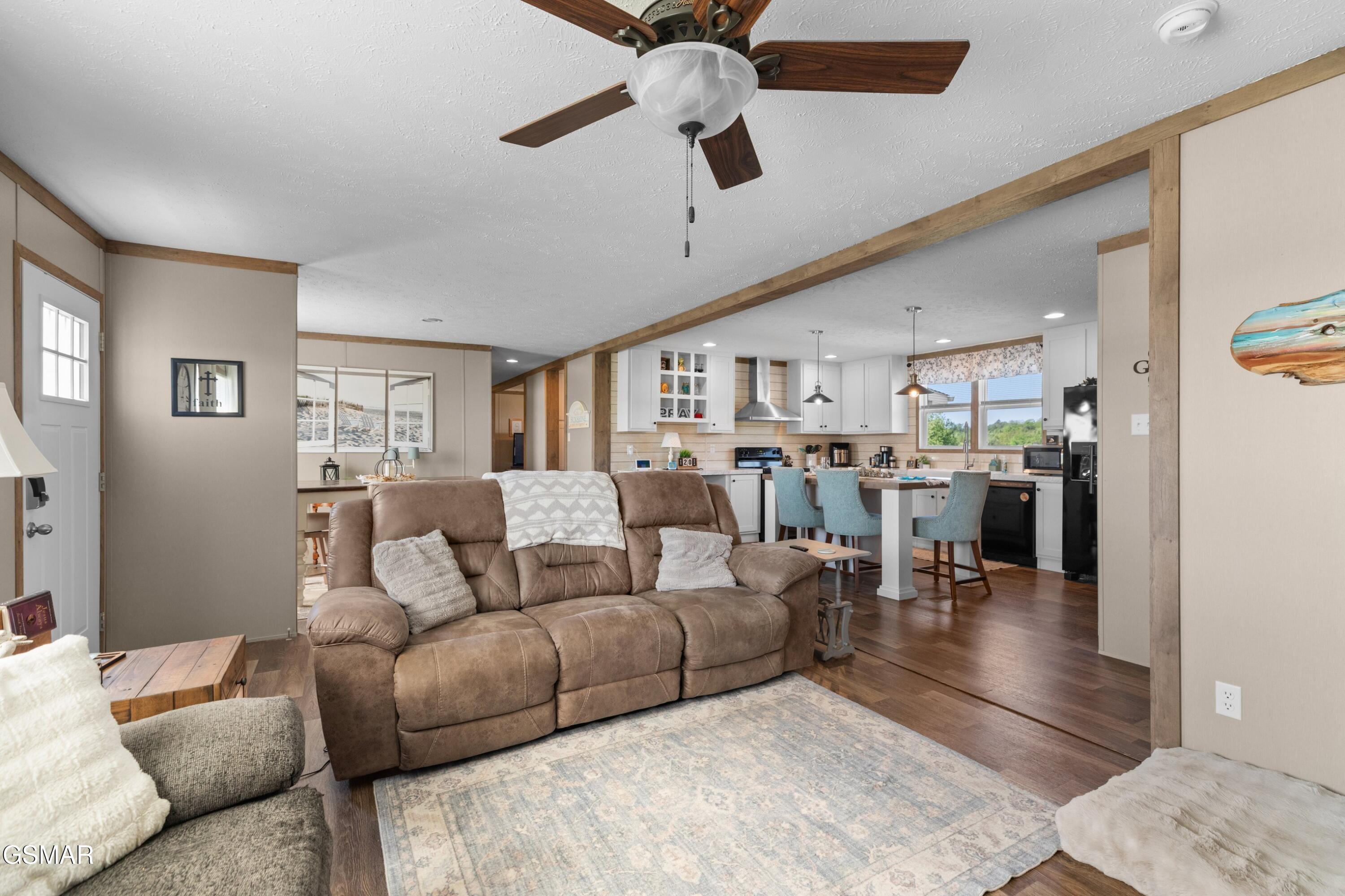 405 Barry Cove Dandridge TN 37725