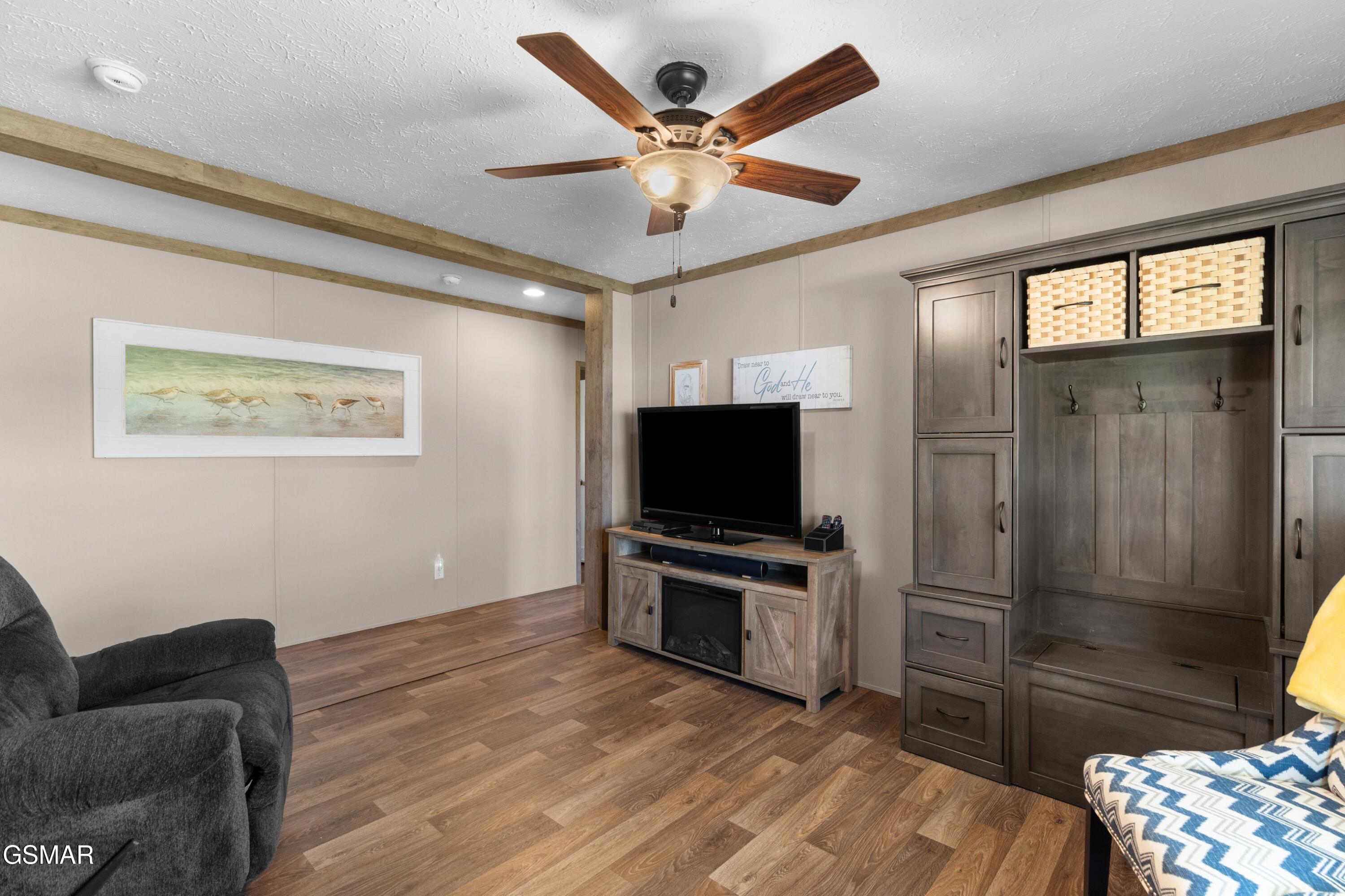 405 Barry Cove Dandridge TN 37725
