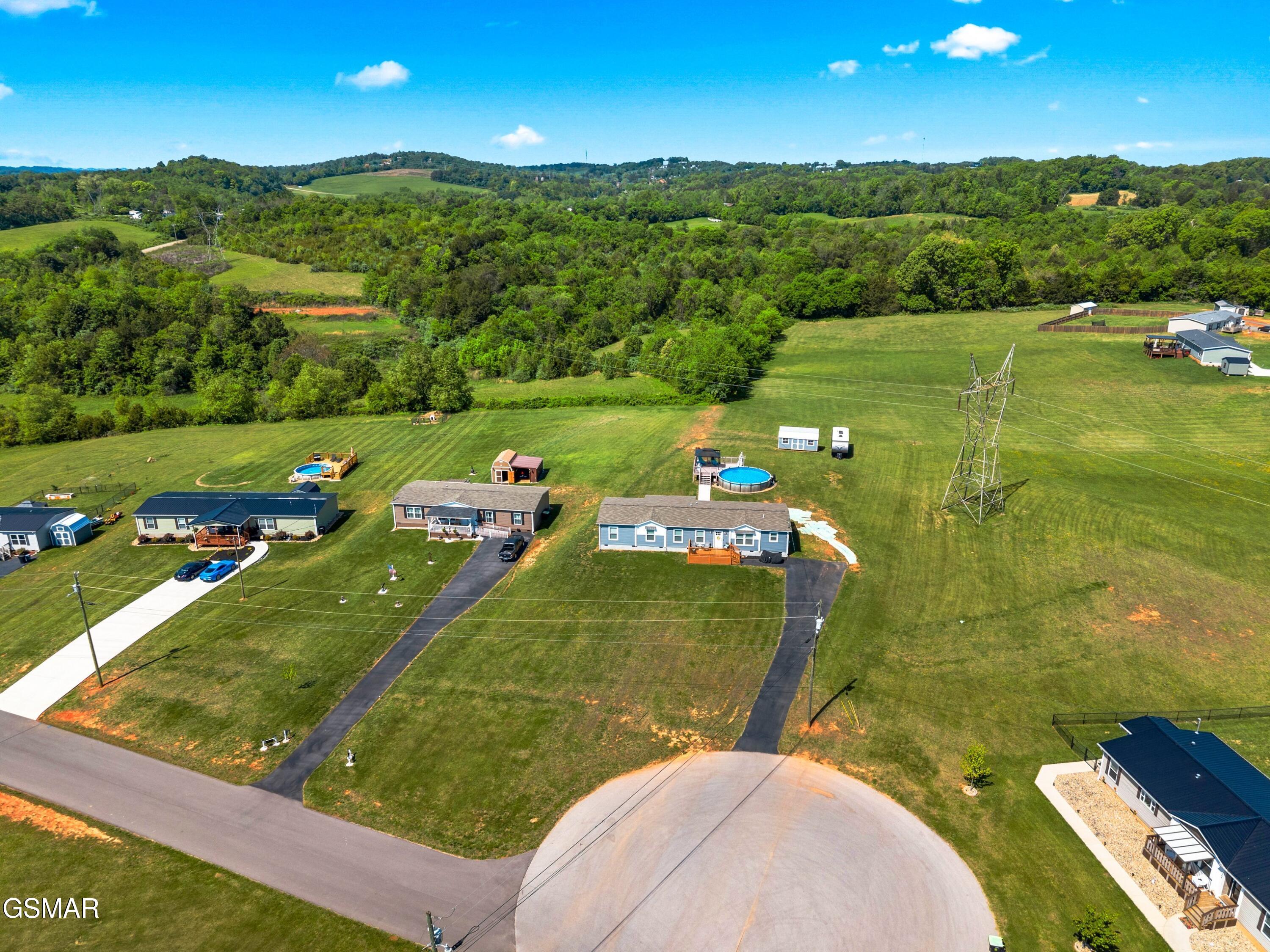 405 Barry Cove Dandridge TN 37725
