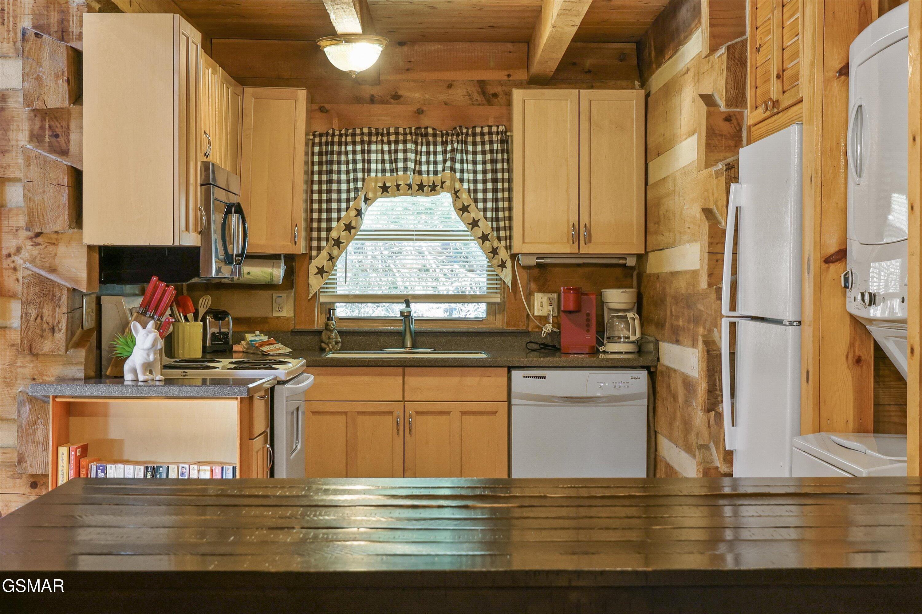 1483 Honey Oaks Way Sevierville TN 37876
