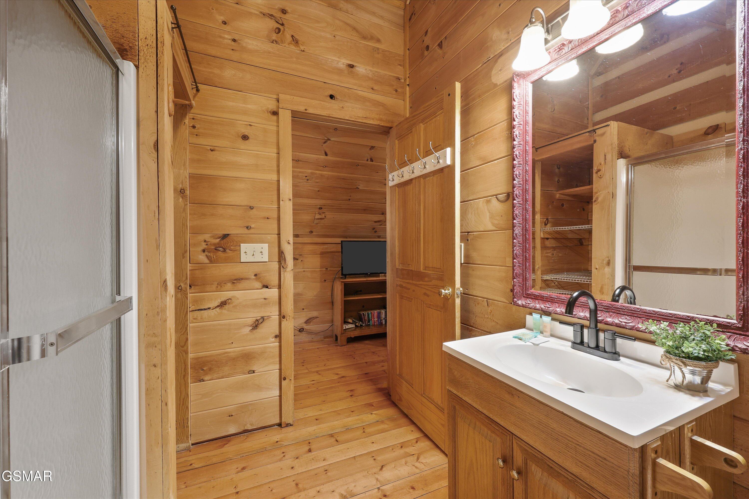 1483 Honey Oaks Way Sevierville TN 37876