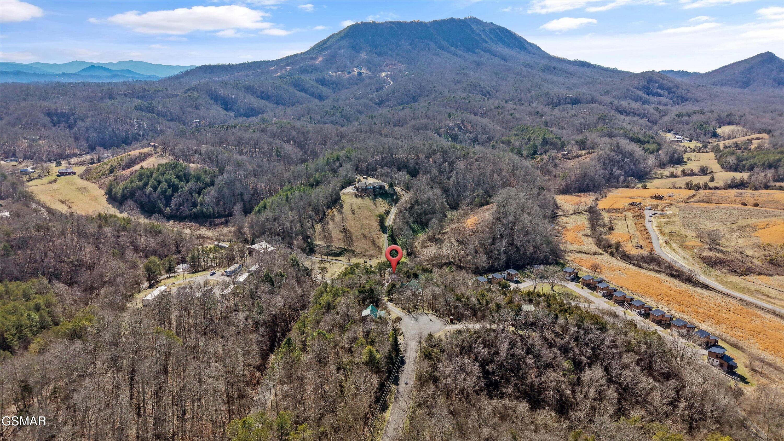 1483 Honey Oaks Way Sevierville TN 37876