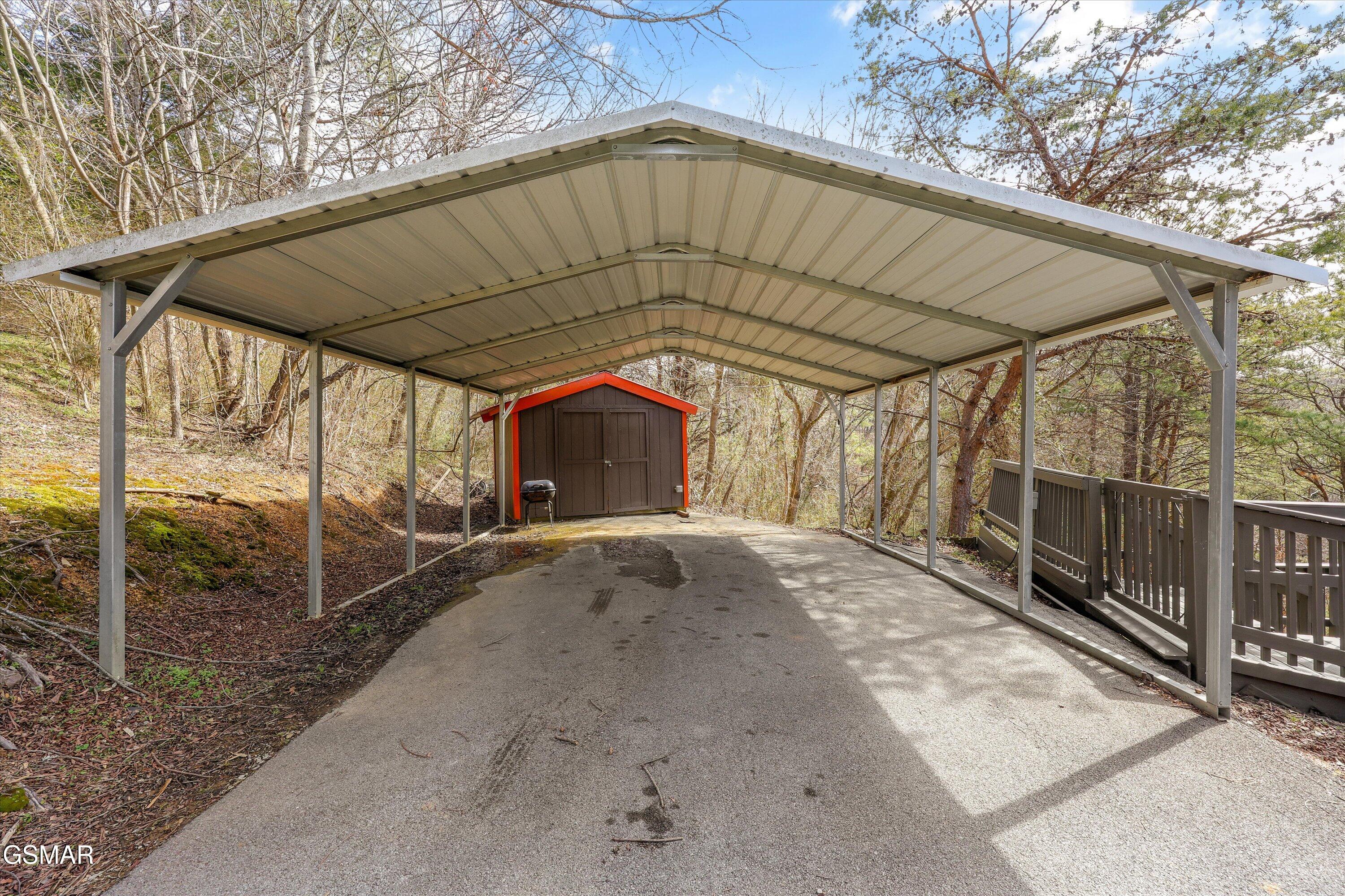 1483 Honey Oaks Way Sevierville TN 37876