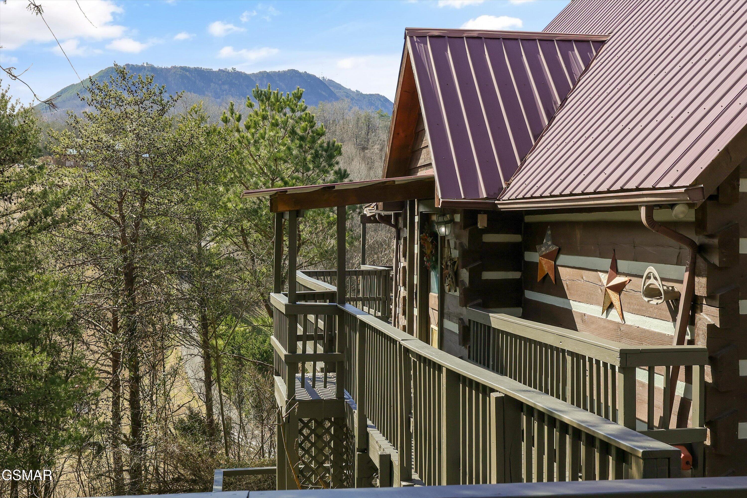 1483 Honey Oaks Way Sevierville TN 37876