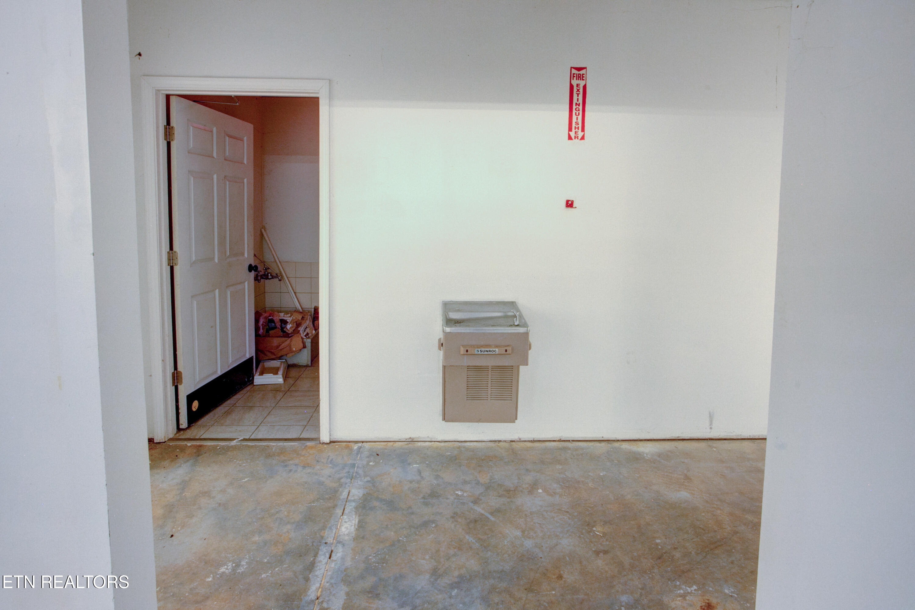 2560 Winfield Dunn Parkway Kodak TN 37764