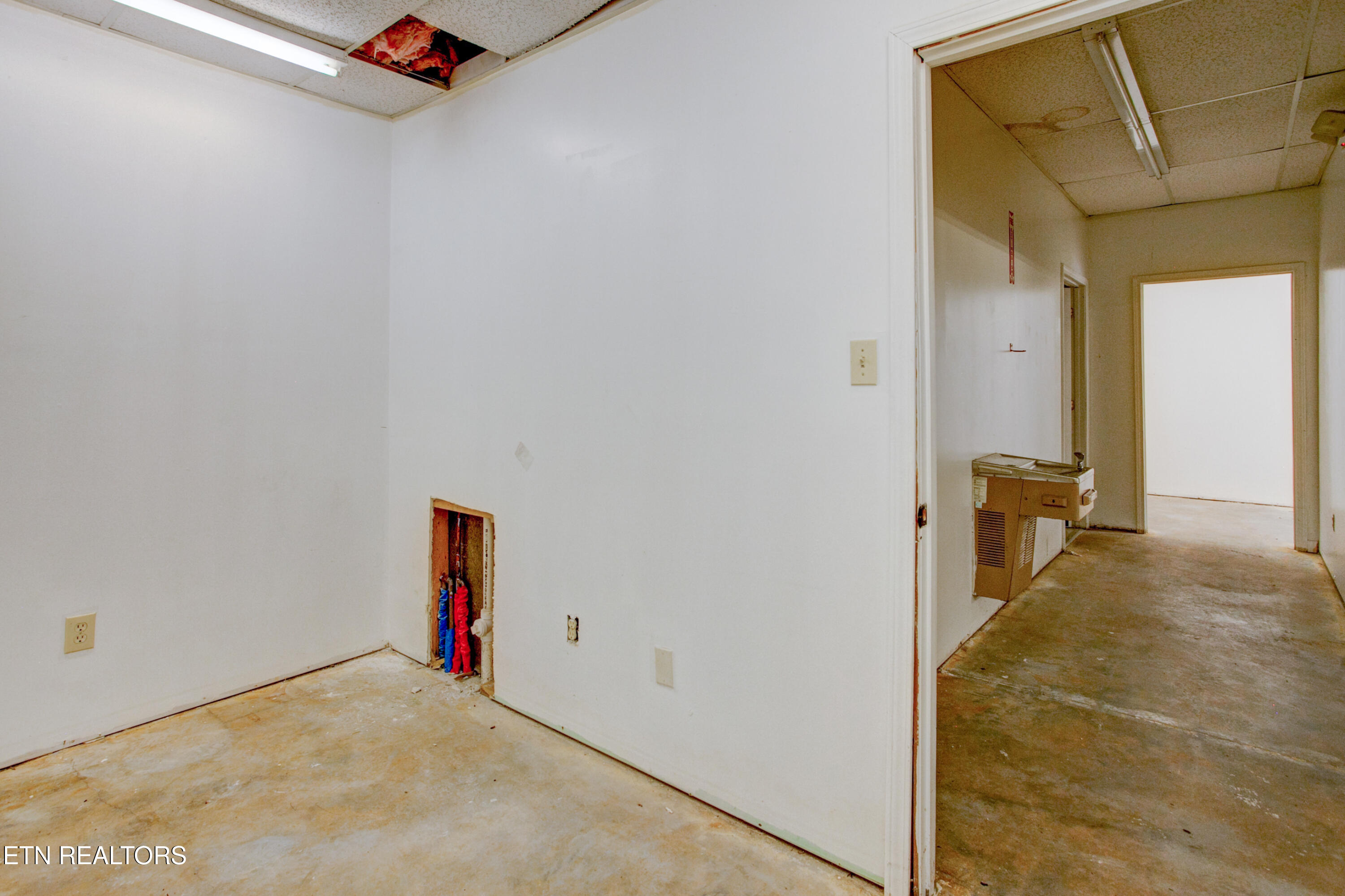 2560 Winfield Dunn Parkway Kodak TN 37764