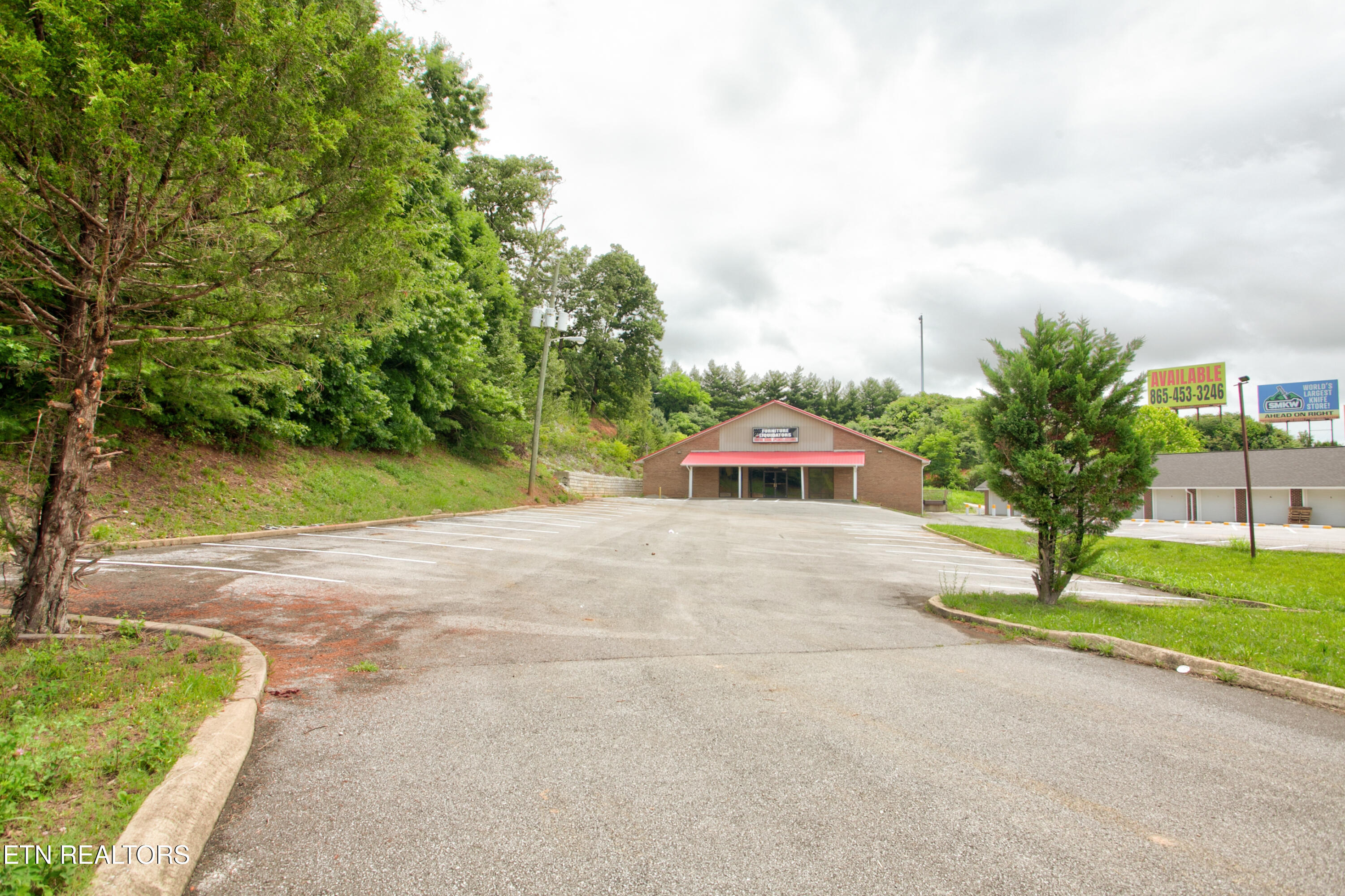 2560 Winfield Dunn Parkway Kodak TN 37764
