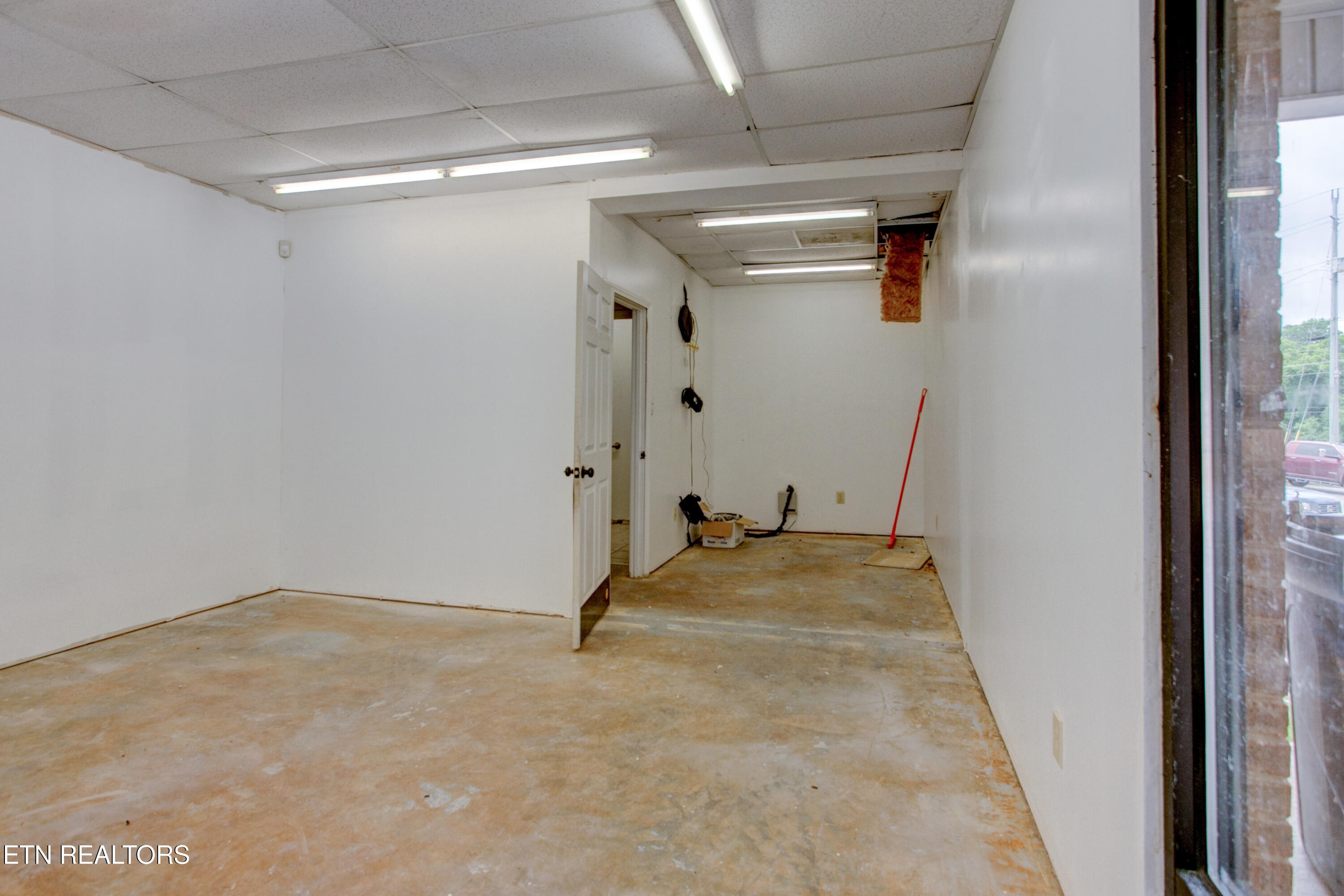 2560 Winfield Dunn Parkway Kodak TN 37764