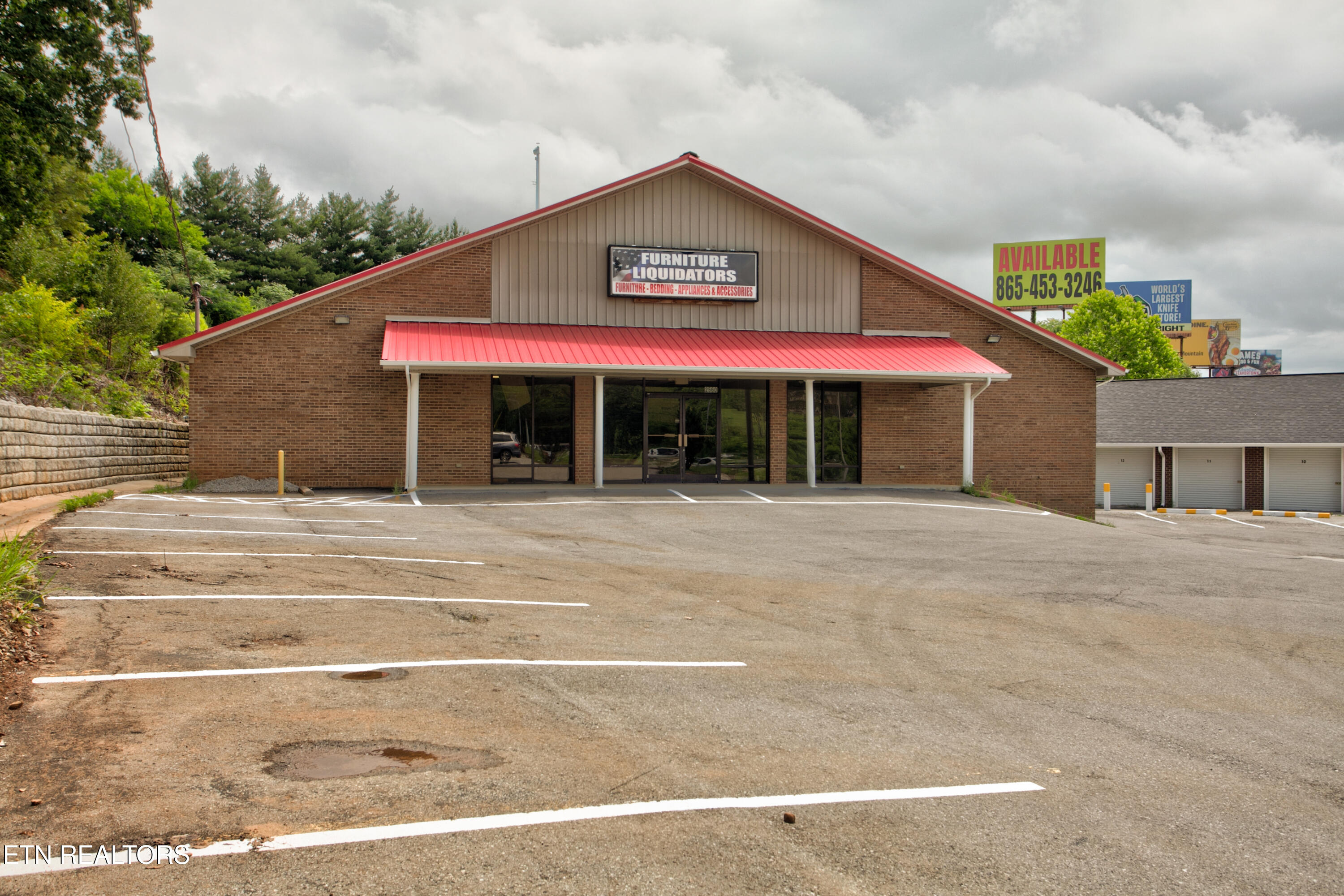 2560 Winfield Dunn Parkway Kodak TN 37764