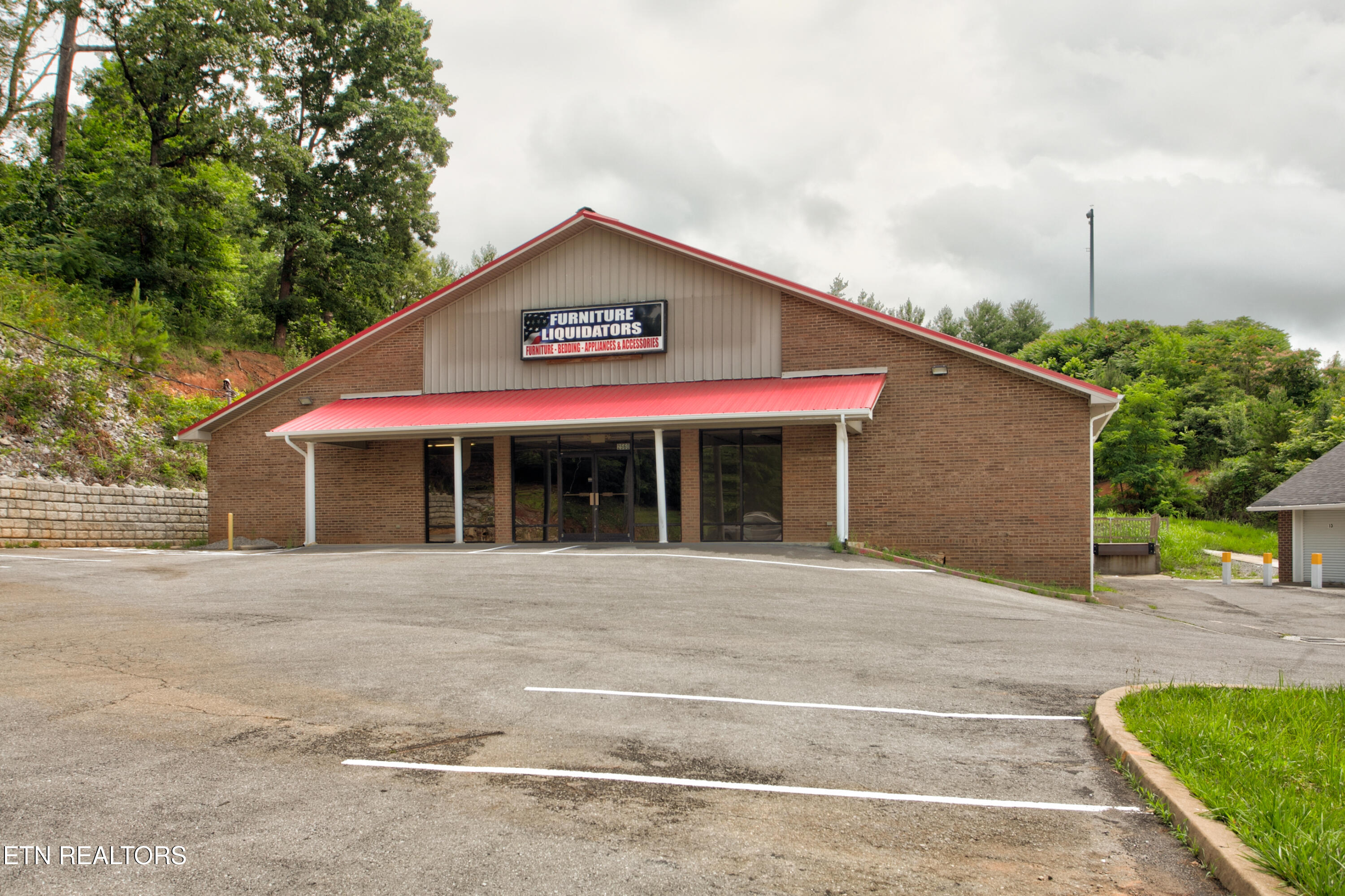 2560 Winfield Dunn Parkway Kodak TN 37764