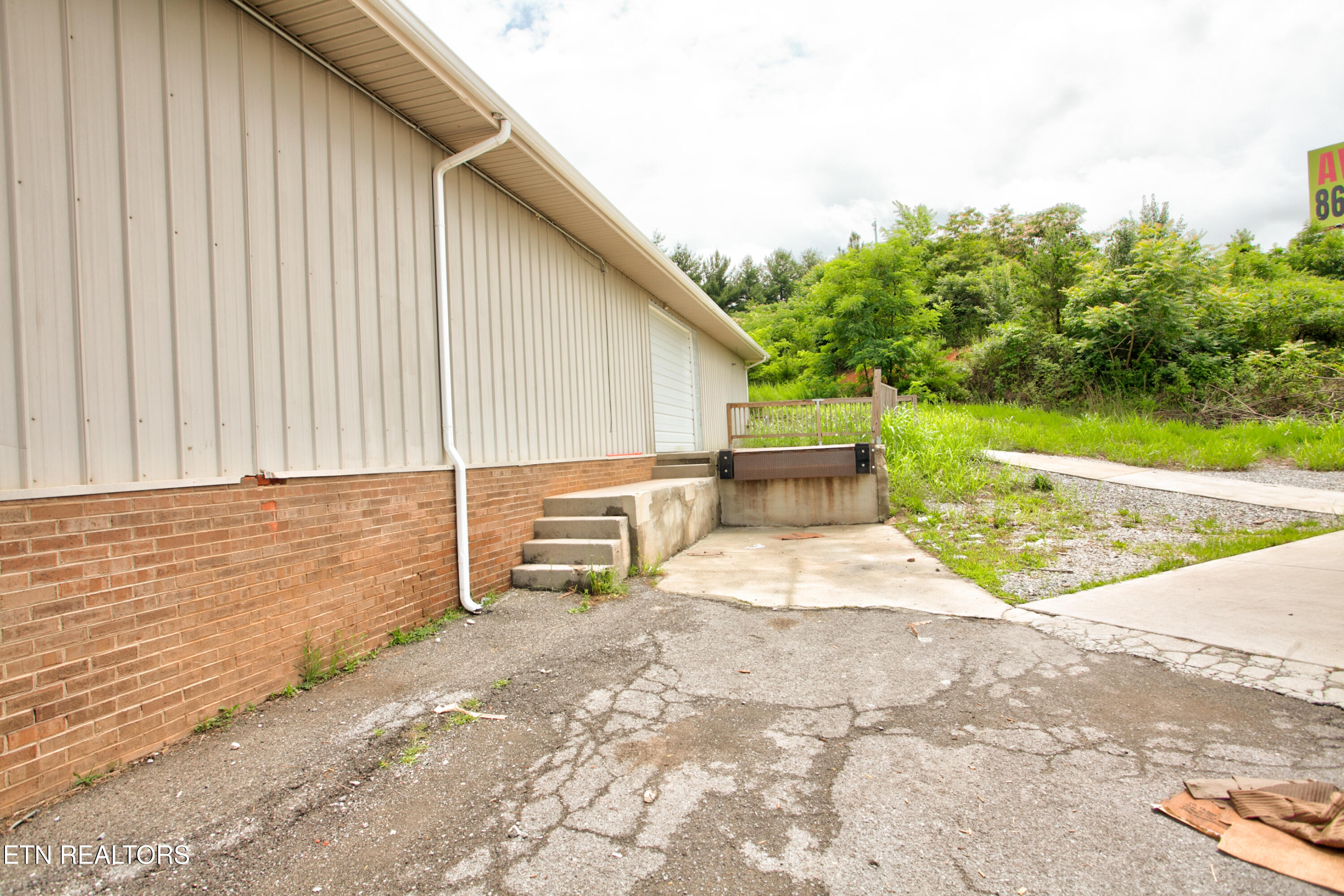 2560 Winfield Dunn Parkway Kodak TN 37764