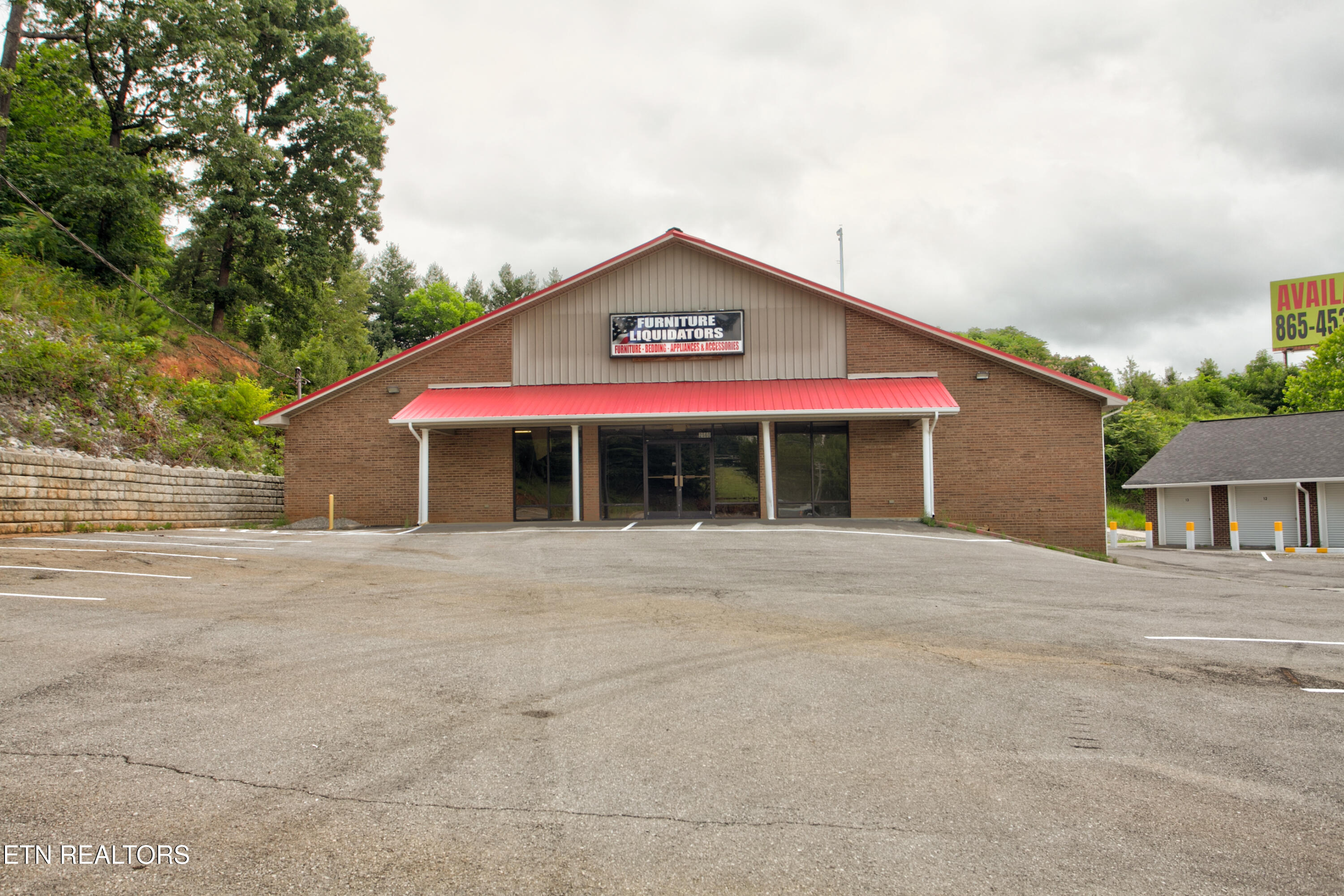 2560 Winfield Dunn Parkway Kodak TN 37764