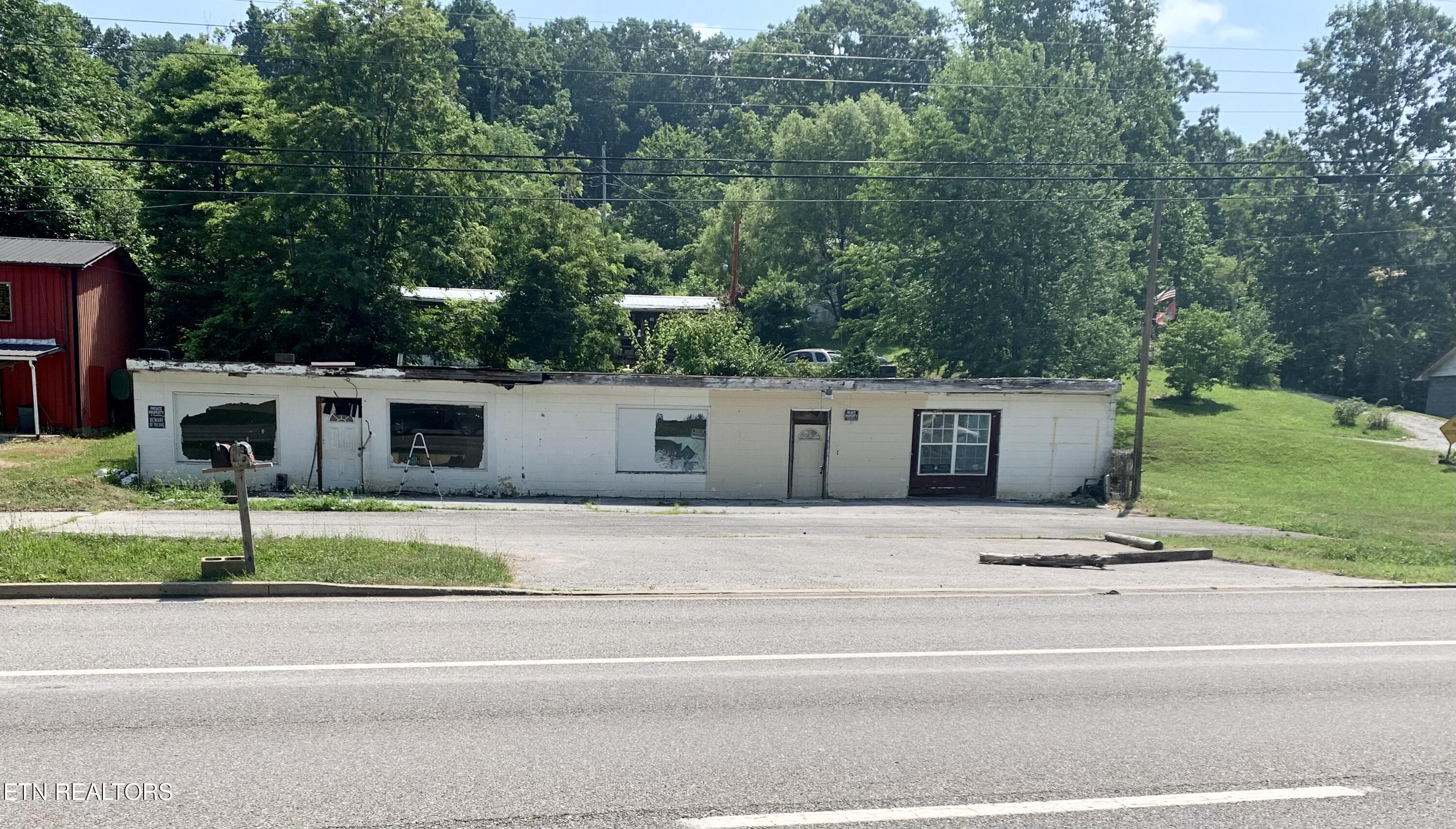 3340 Highway 25e Tazewell TN 37879