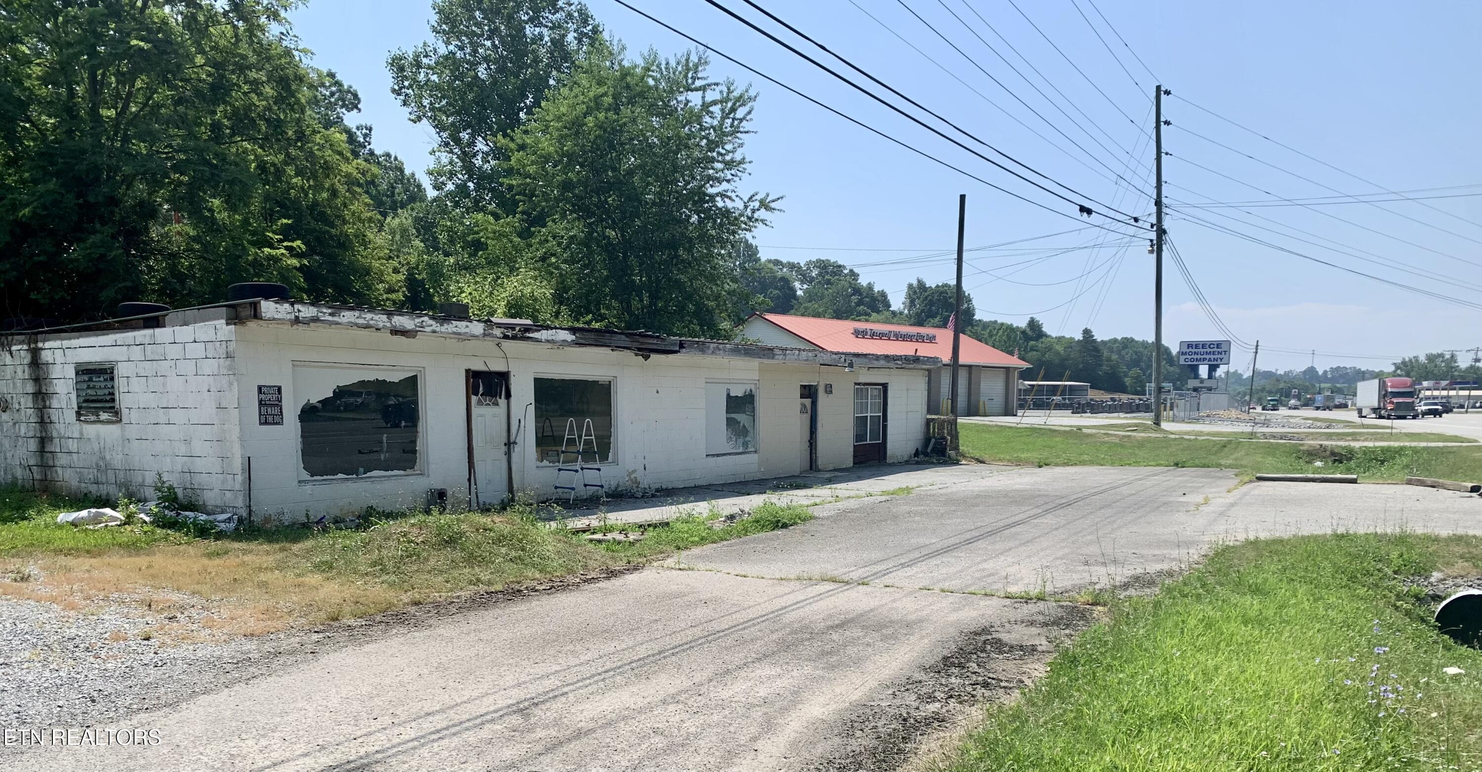 3340 Highway 25e Tazewell TN 37879