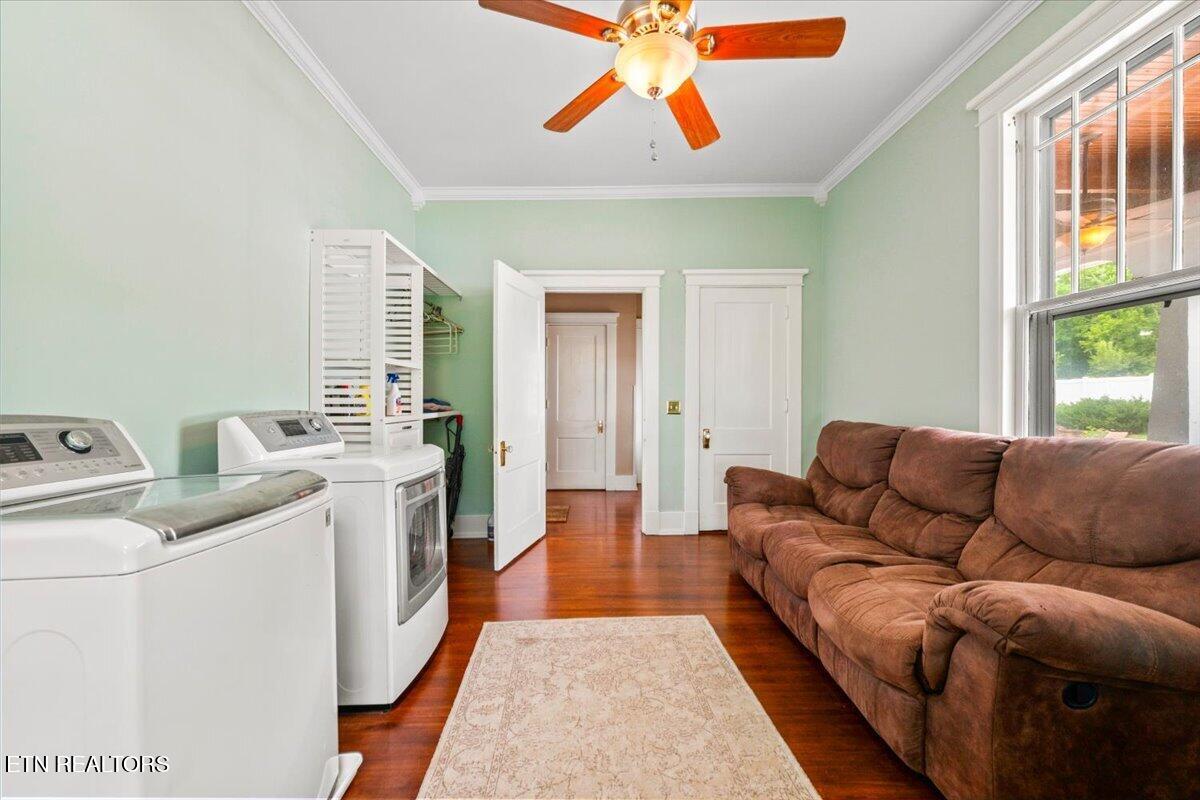 201 W Washington Avenue Clinton TN 37716