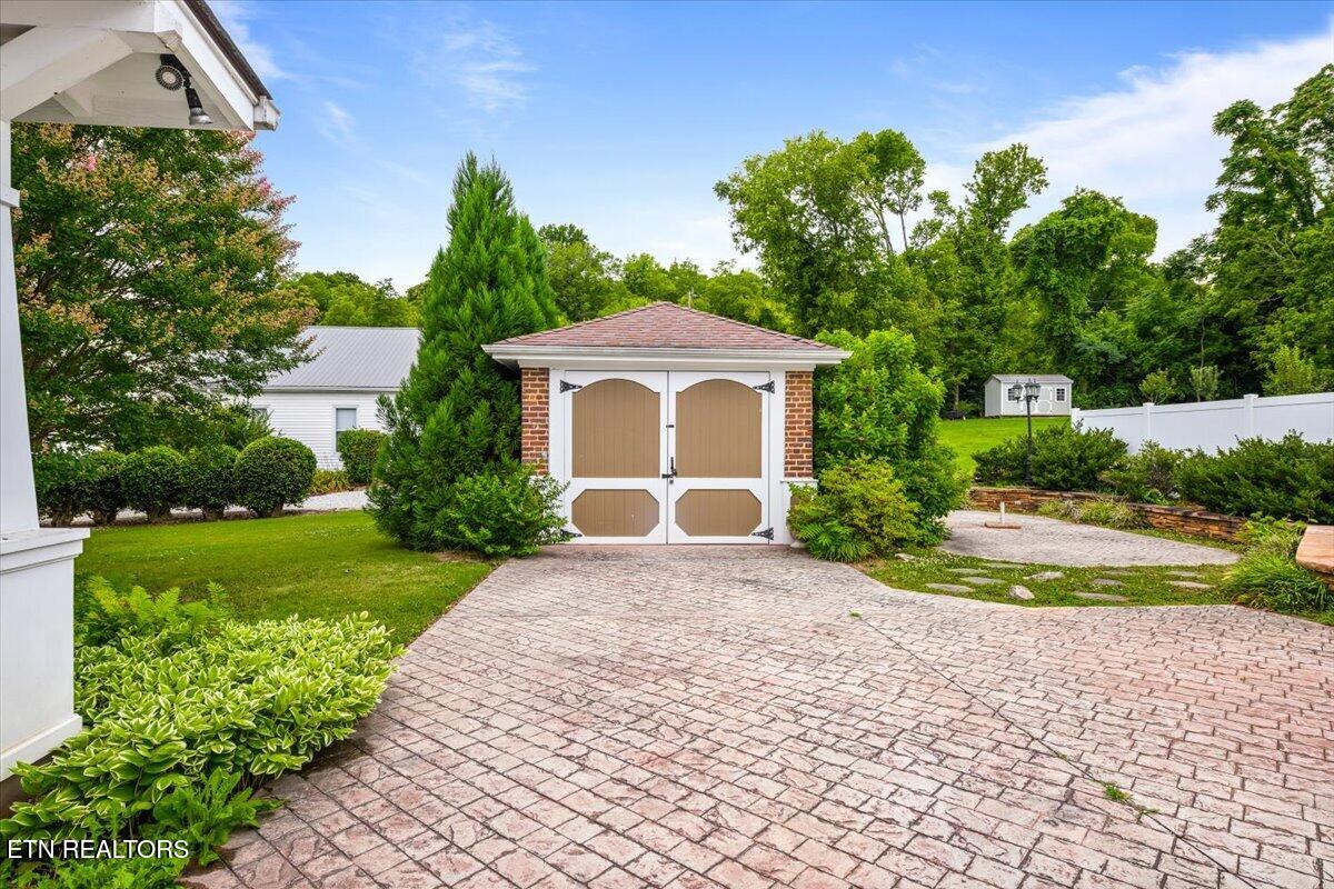 201 W Washington Avenue Clinton TN 37716