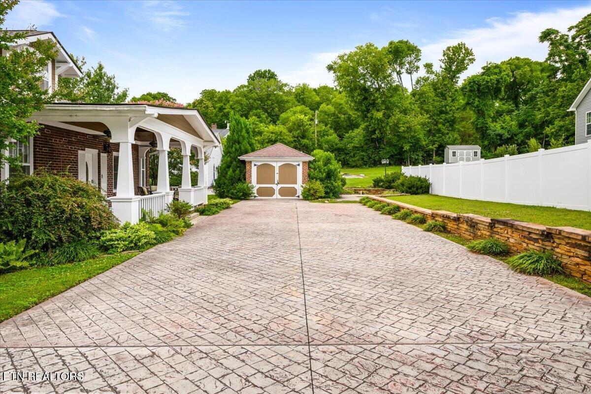 201 W Washington Avenue Clinton TN 37716