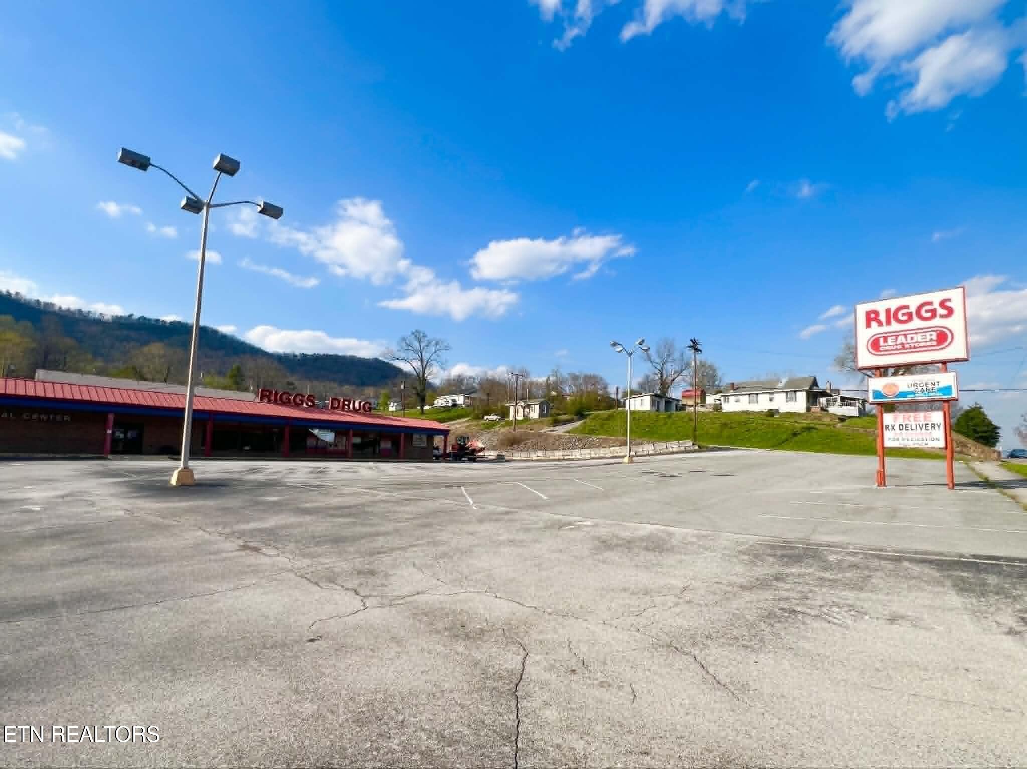 LaFollette TN, 502 W Central Avenue