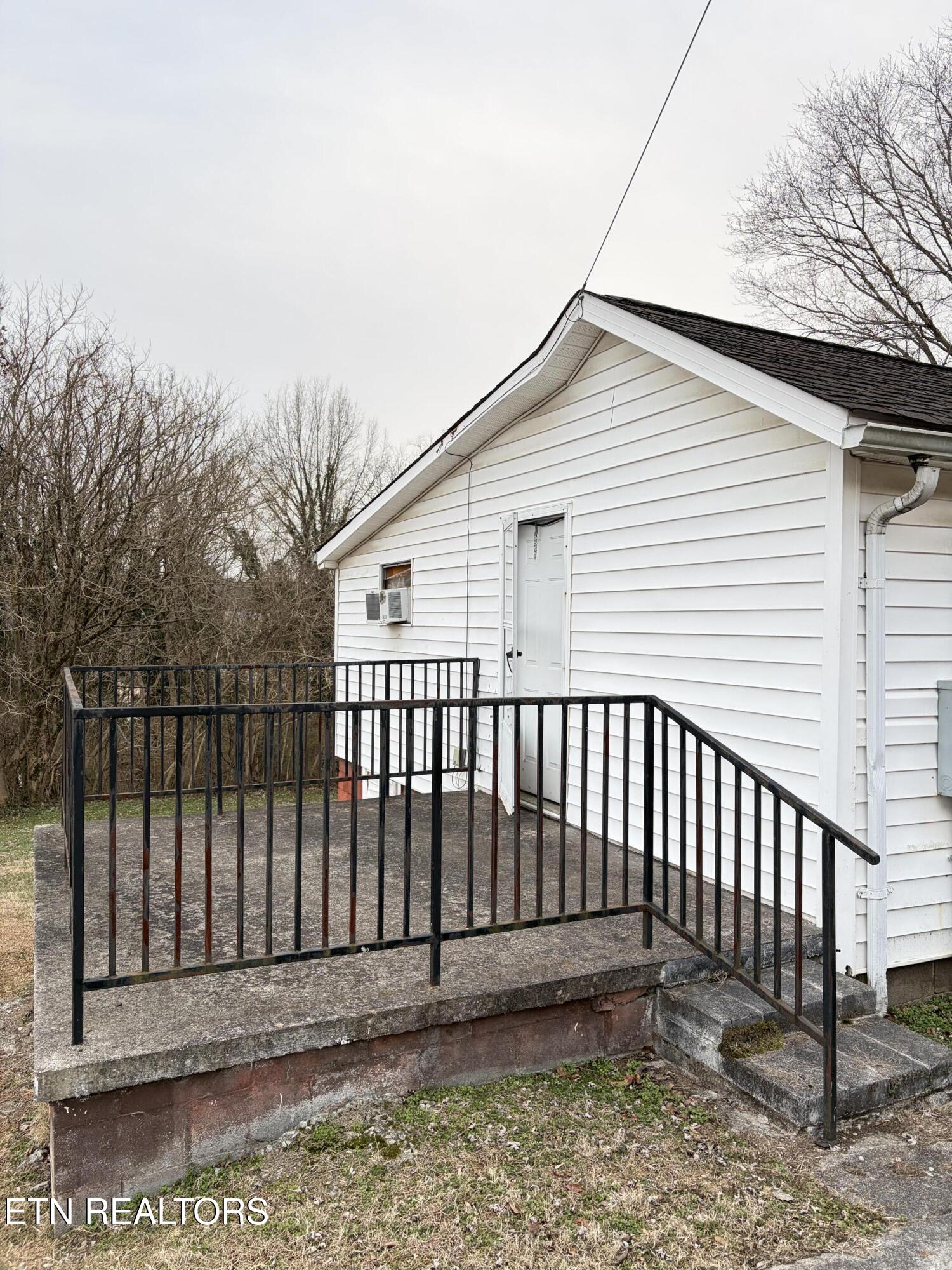 970 Sevier Drive Harriman TN 37748