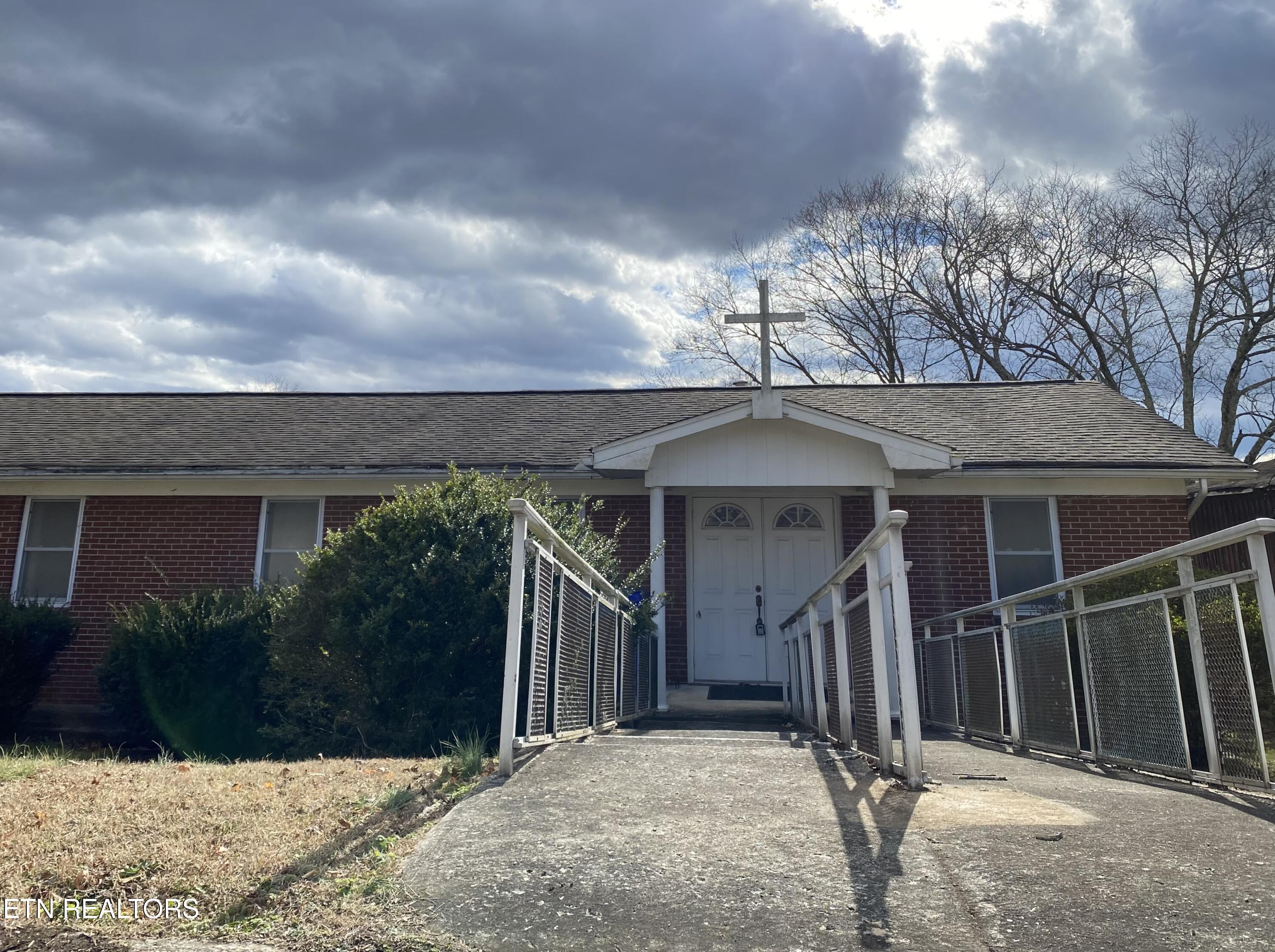 970 Sevier Drive Harriman TN 37748