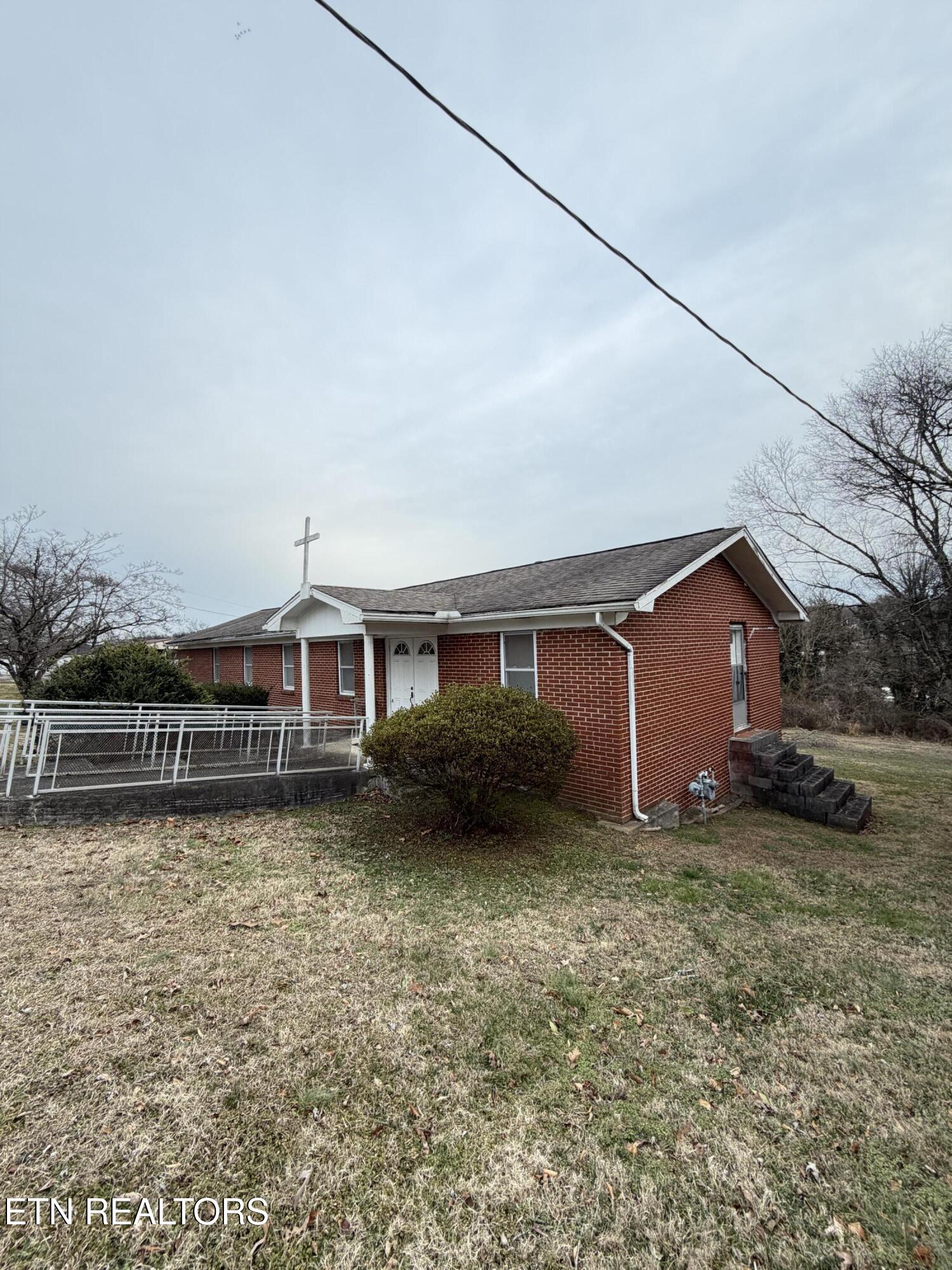 970 Sevier Drive Harriman TN 37748