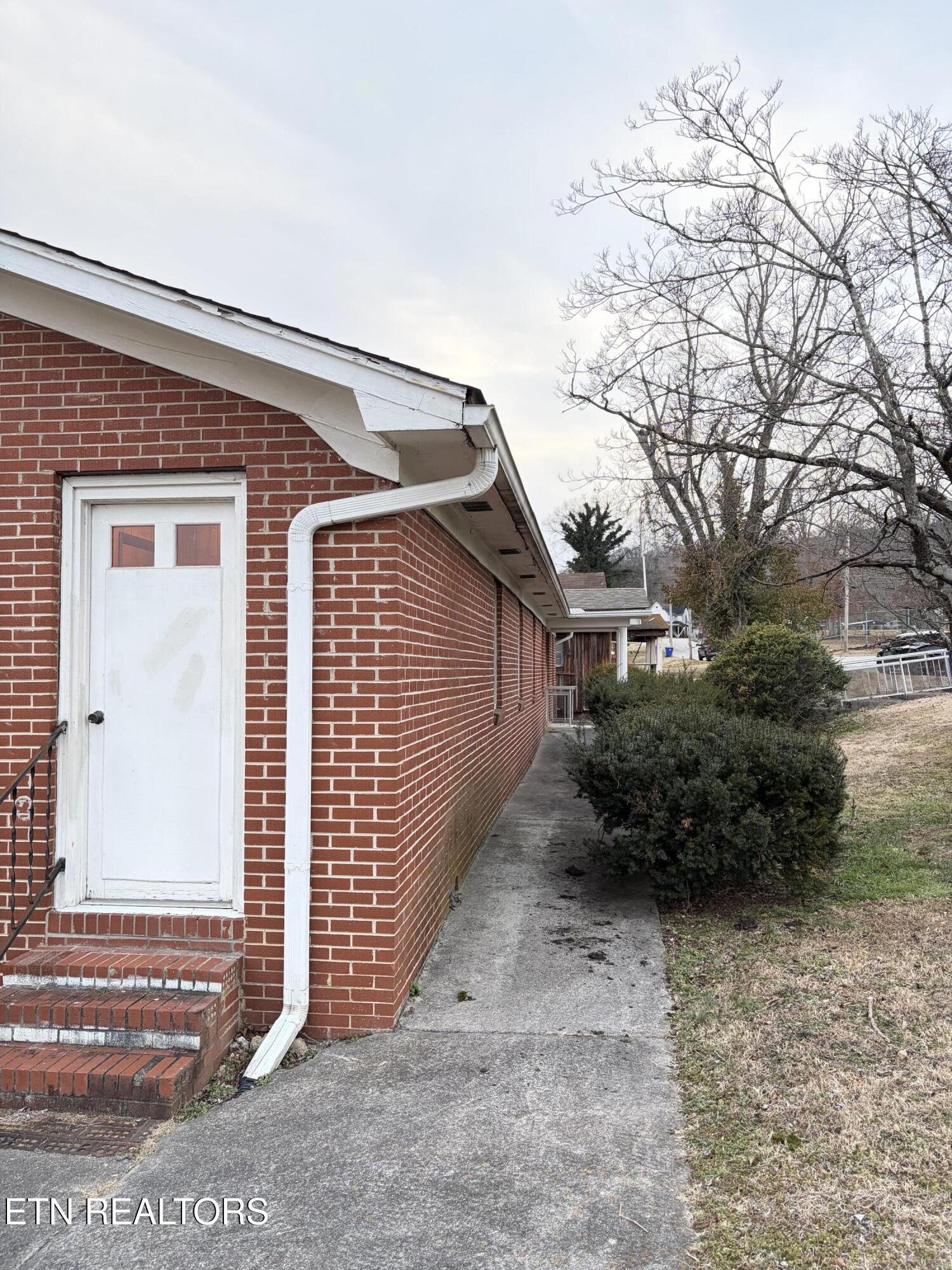 970 Sevier Drive Harriman TN 37748