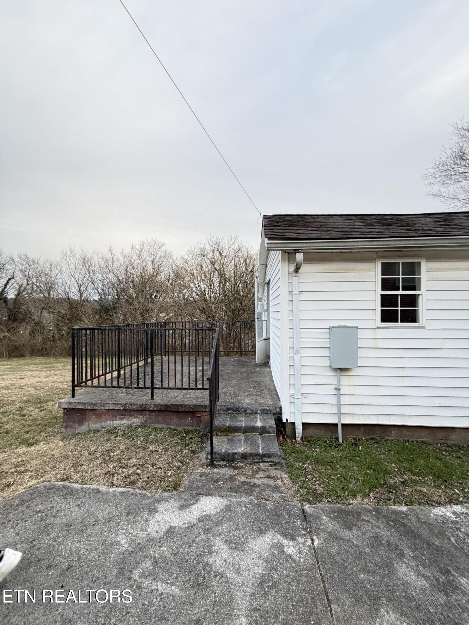 970 Sevier Drive Harriman TN 37748